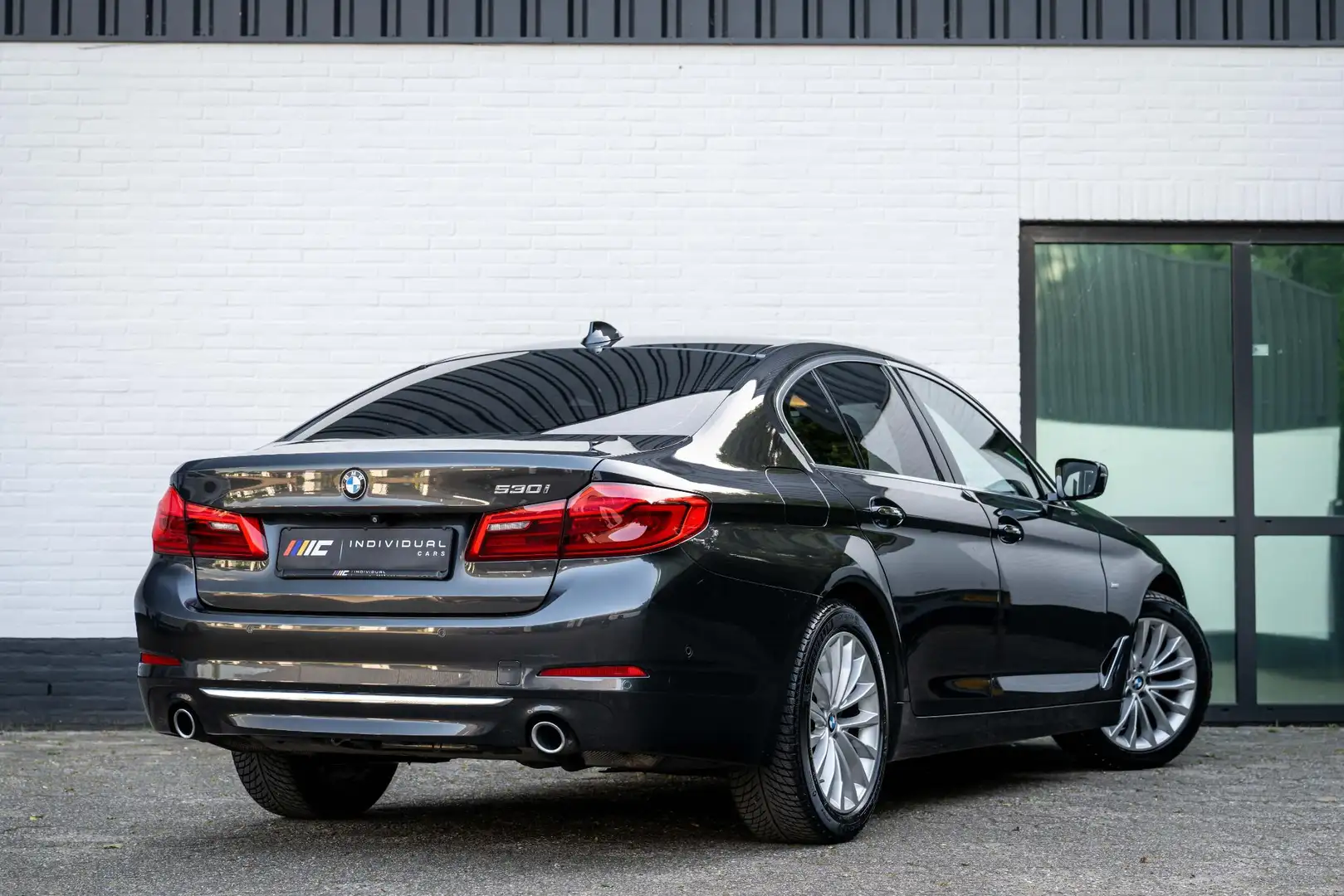 BMW 530 5-serie 530i High Executive Luxury Line Orig NL Au Šedá - 2