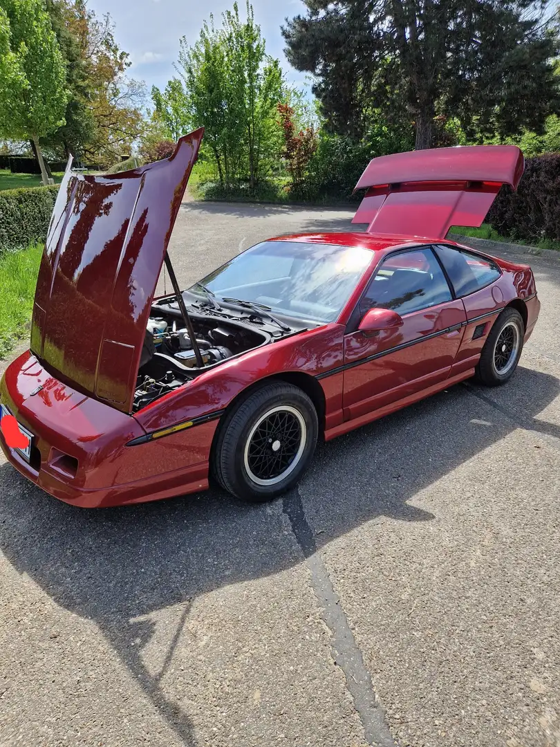 Pontiac Fiero - 1