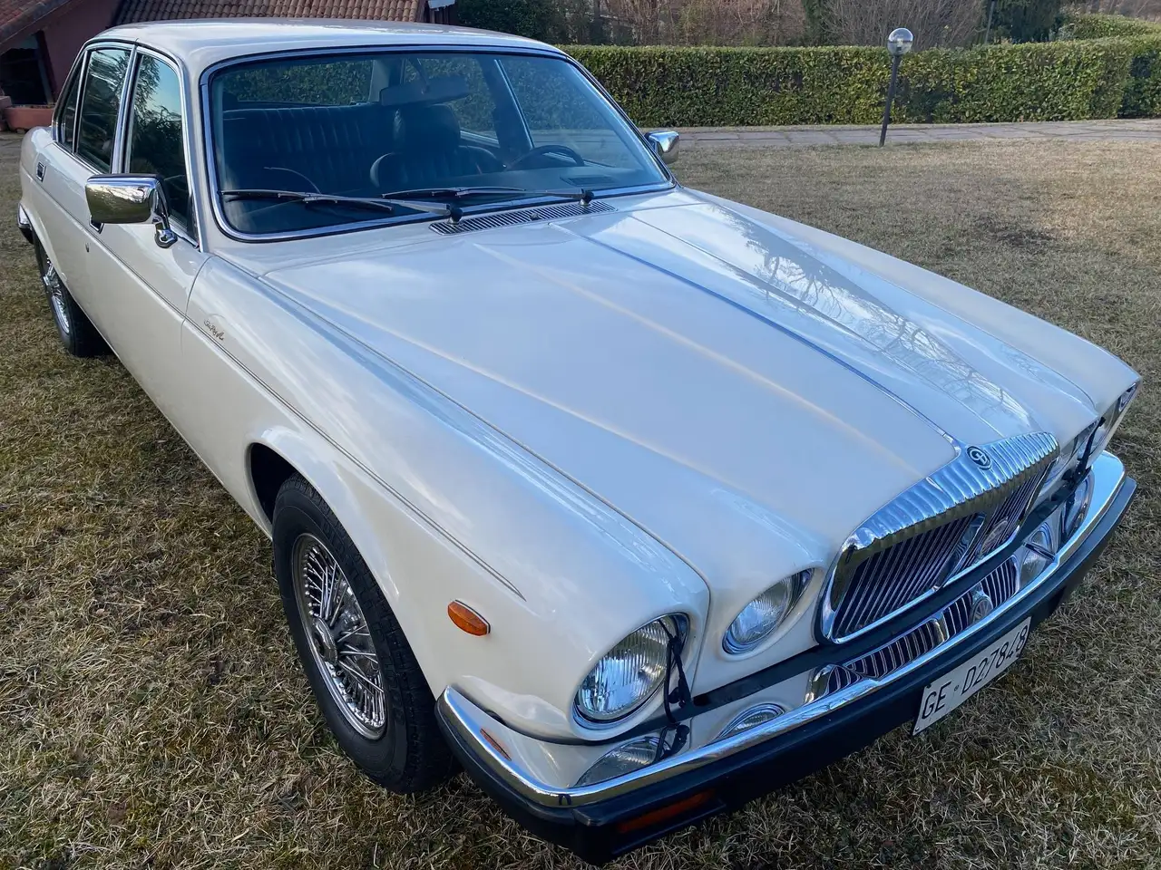 Daimler Double Six 5.3, foto 3