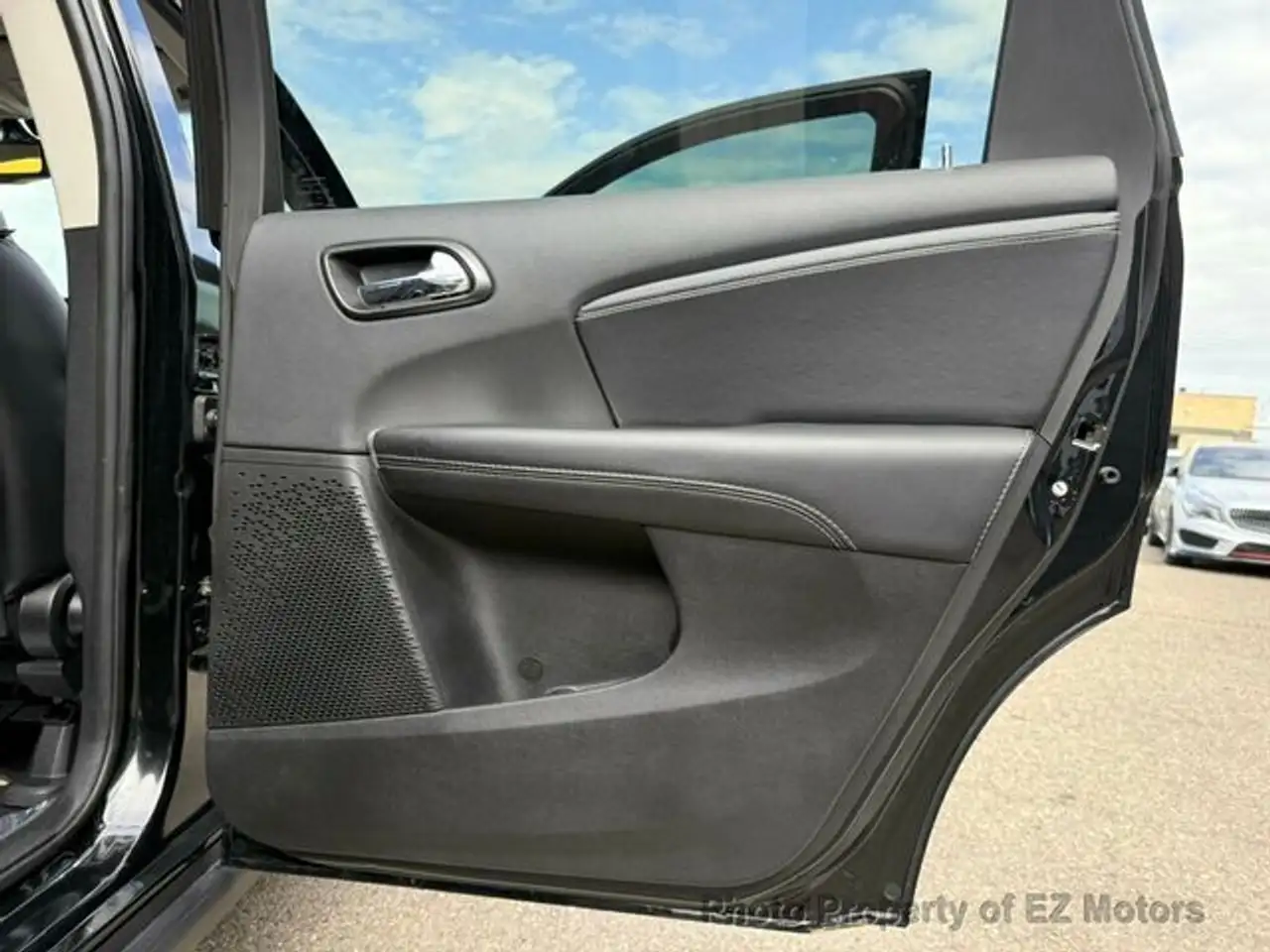 Dodge Journey снимка Dodge Journey