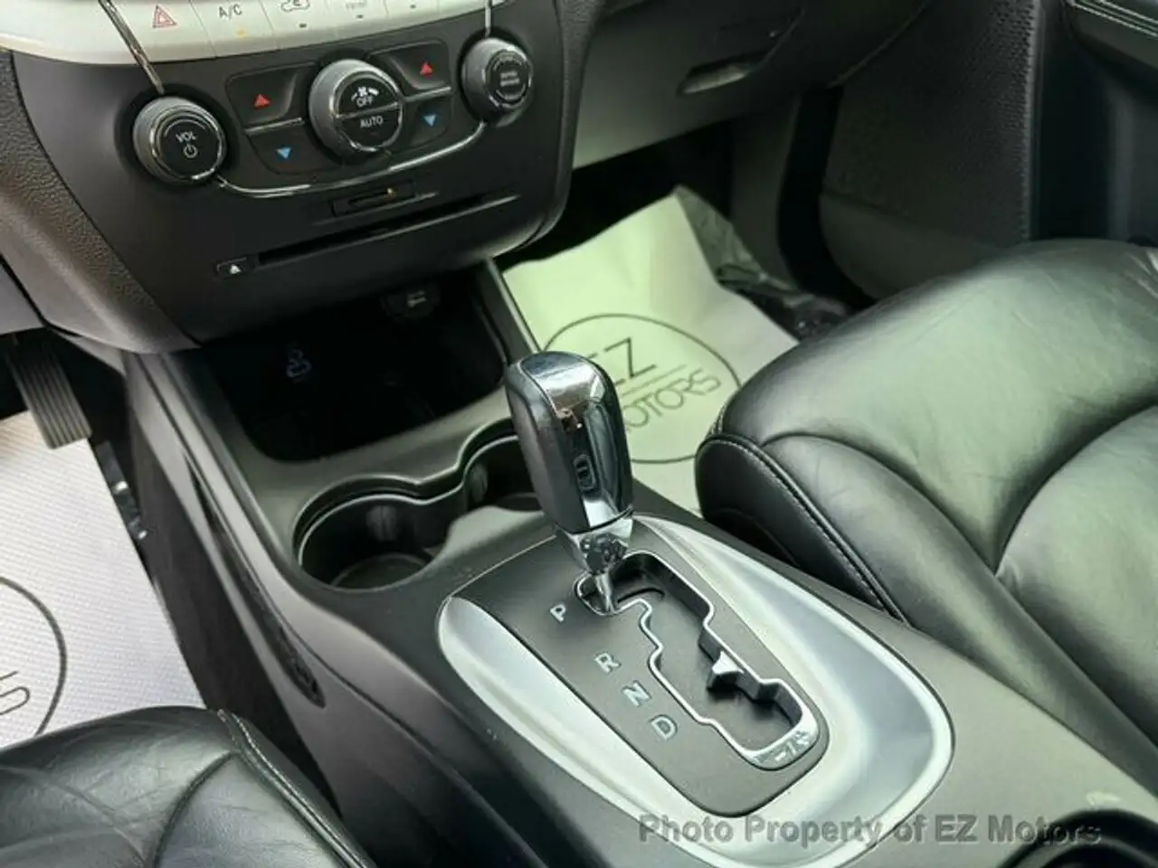 Dodge Journey снимка Dodge Journey