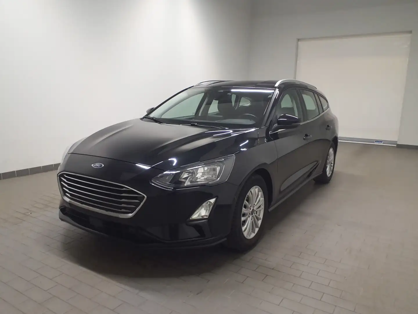 Ford Focus Titanium NAV LED TEMP APPLINK PDC APA AC LHZ ALU Schwarz - 1