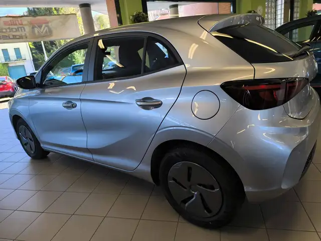 MG MG3 view 7