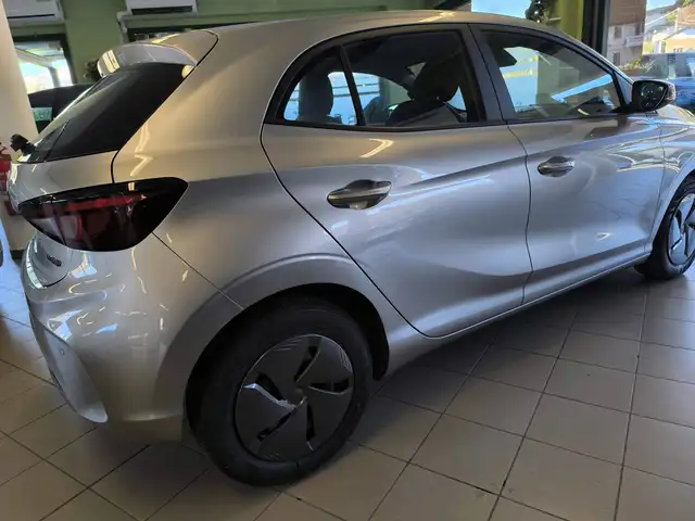 MG MG3 view 9