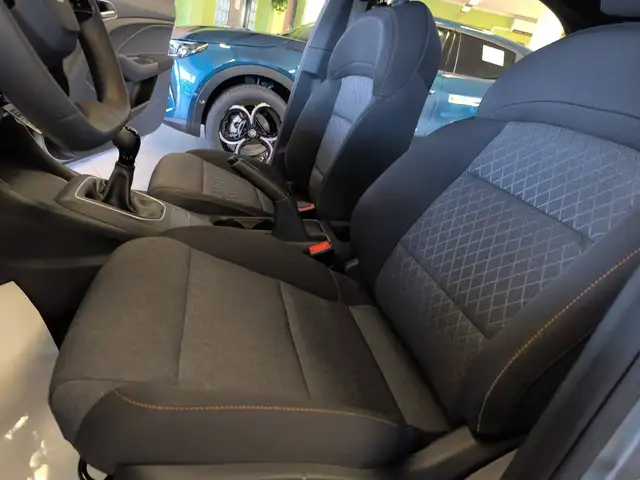 MG MG3 view 13