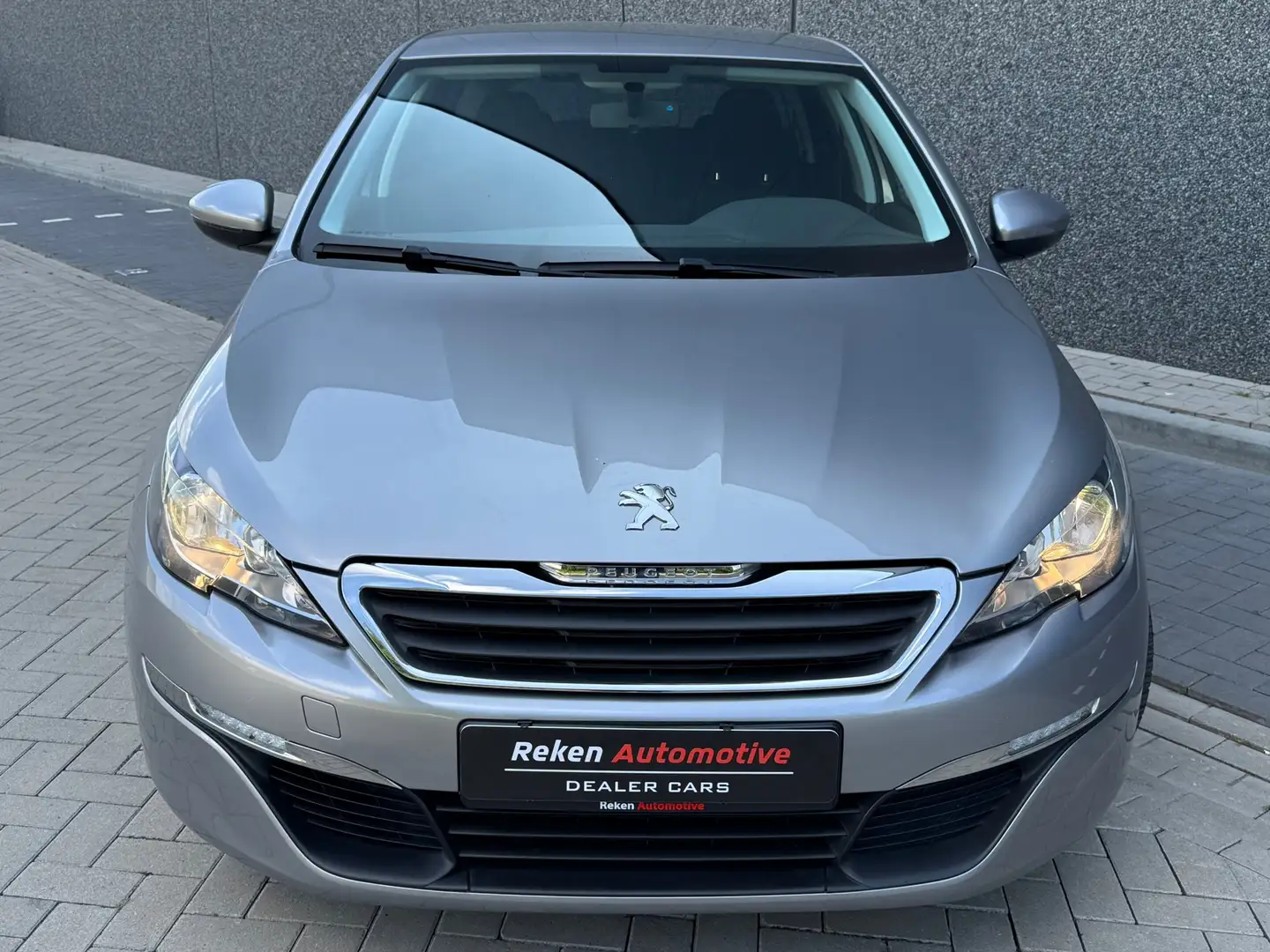 Peugeot 308 SW 1.6 BlueHDI Access Navigatie Cruise Trekhaak Grau - 2