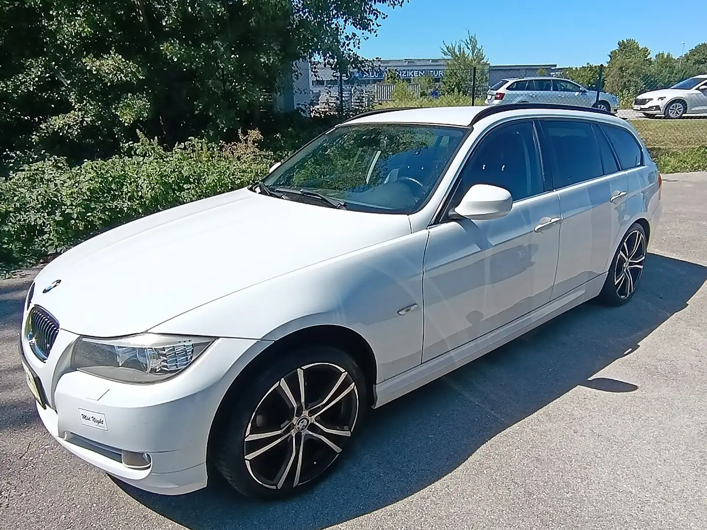BMW 318 d Touring Österreich-Paket Weiß - 2