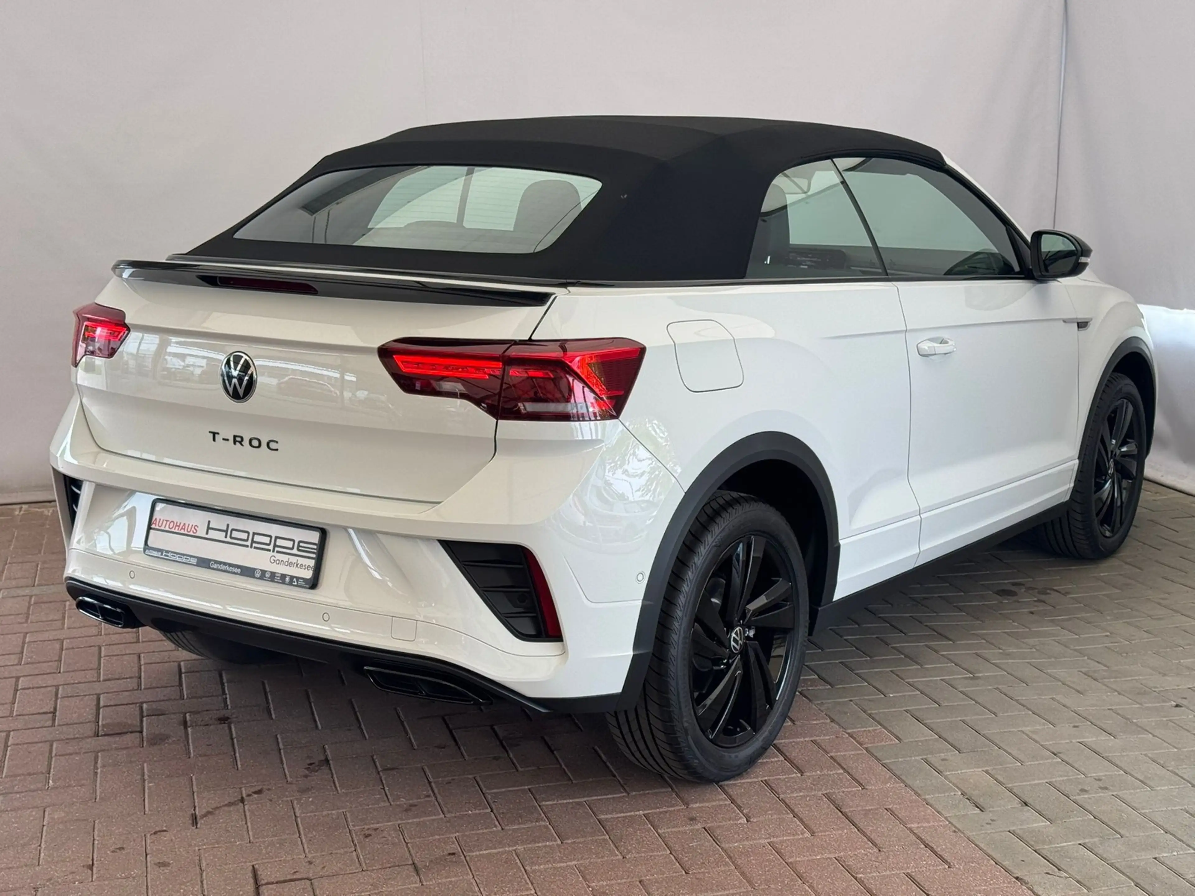 Volkswagen T-Roc R-Line 1.5TSI DSG+BLACKSTYL+KAMERA+SHZ+LED+ACC — photo 24