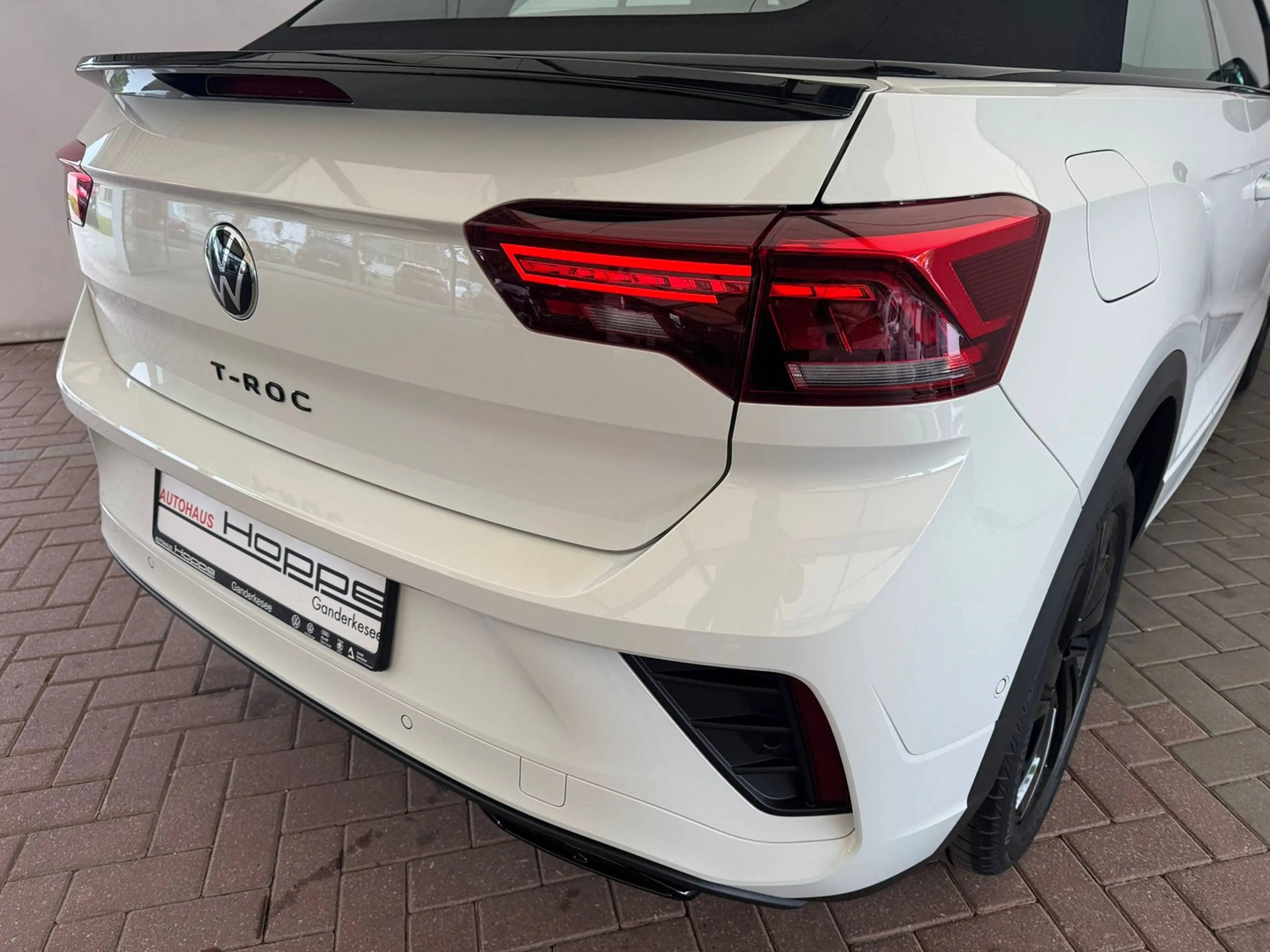Volkswagen T-Roc R-Line 1.5TSI DSG+BLACKSTYL+KAMERA+SHZ+LED+ACC — photo 26