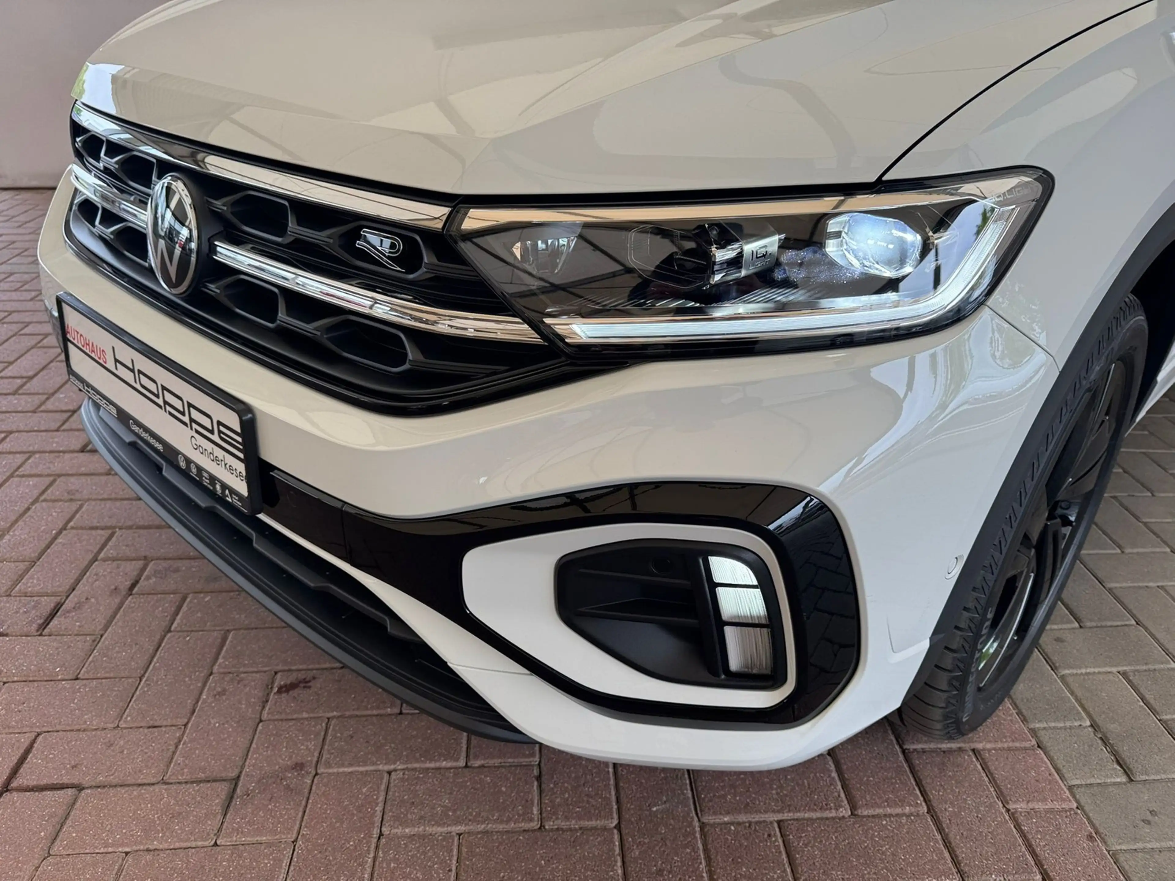 Volkswagen T-Roc R-Line 1.5TSI DSG+BLACKSTYL+KAMERA+SHZ+LED+ACC — photo 25