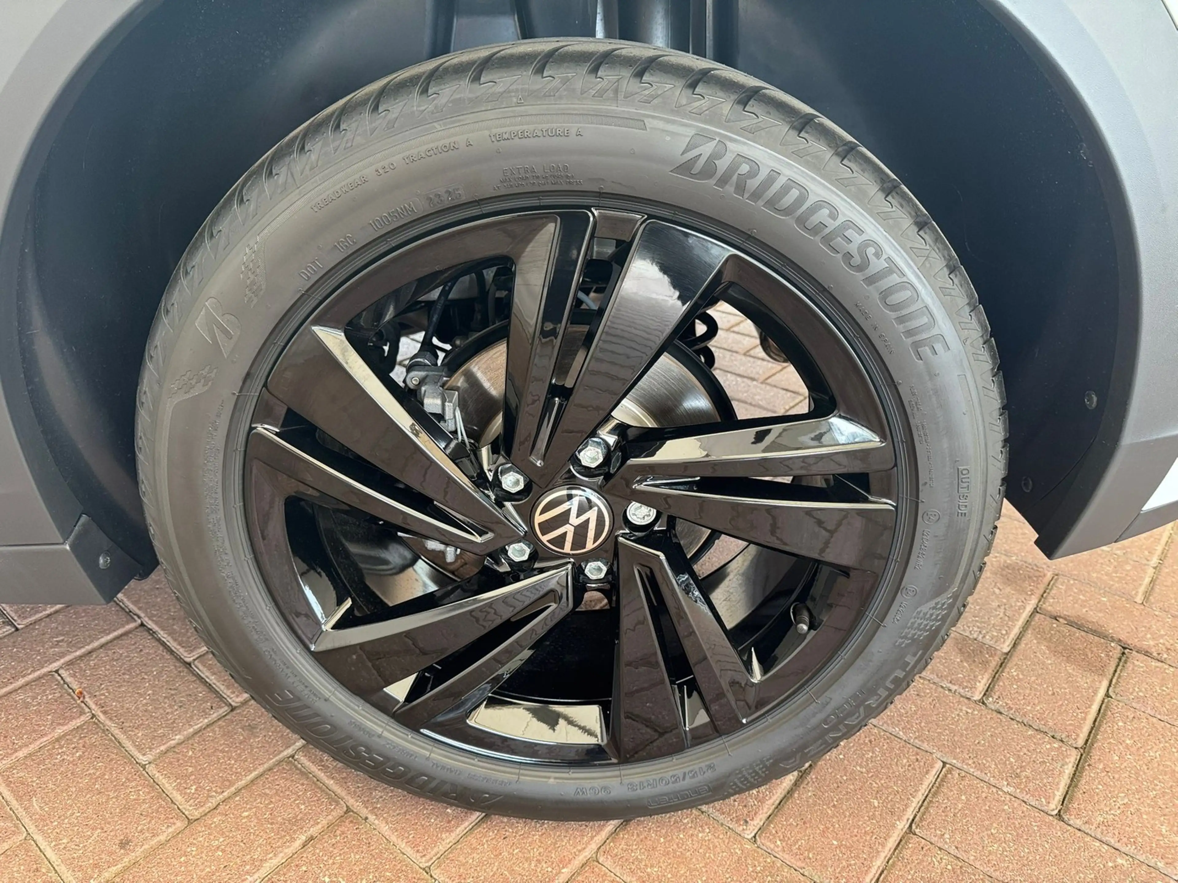 Volkswagen T-Roc R-Line 1.5TSI DSG+BLACKSTYL+KAMERA+SHZ+LED+ACC — photo 27