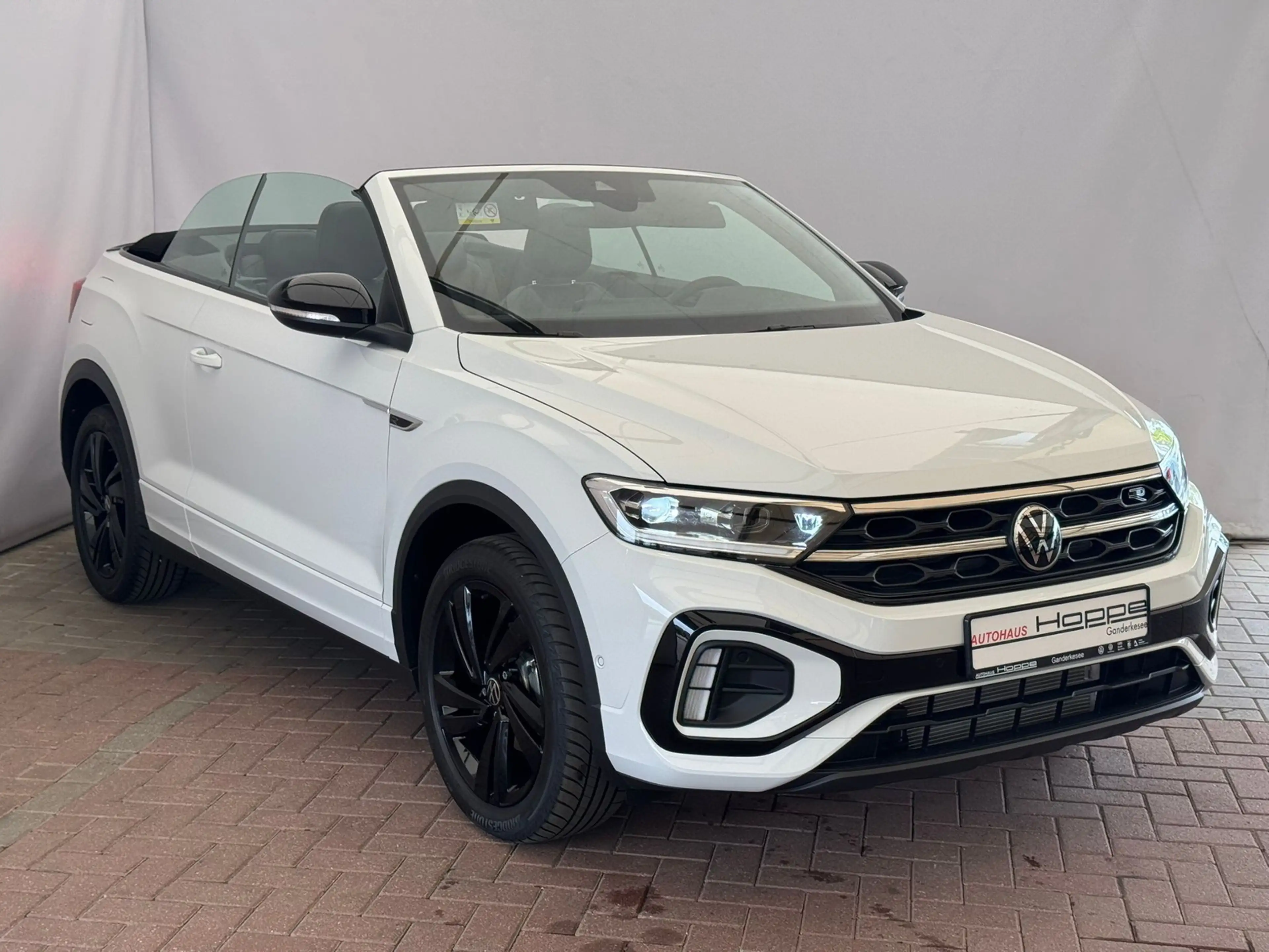 Volkswagen T-Roc R-Line 1.5TSI DSG+BLACKSTYL+KAMERA+SHZ+LED+ACC — photo 2
