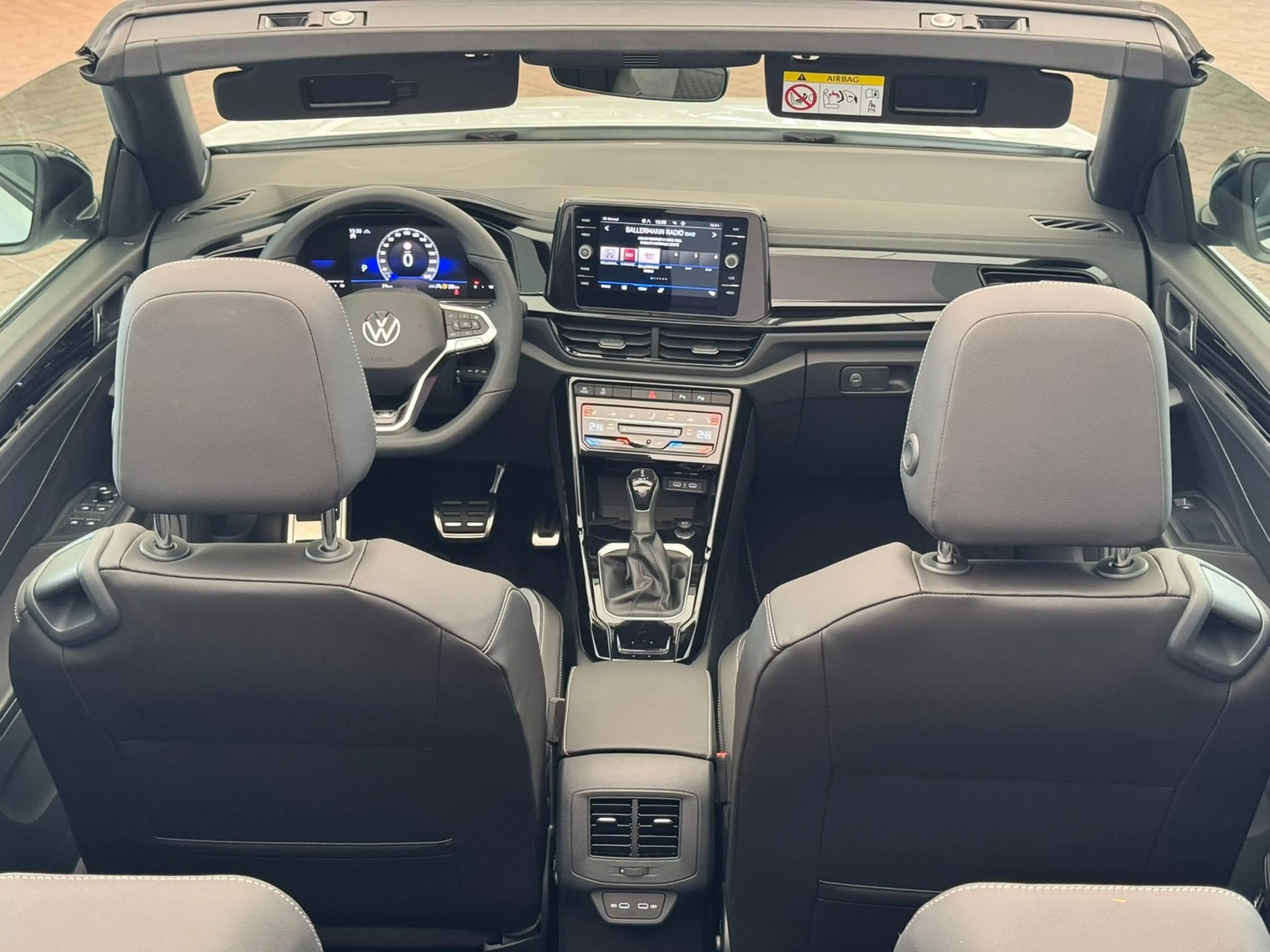 Volkswagen T-Roc R-Line 1.5TSI DSG+BLACKSTYL+KAMERA+SHZ+LED+ACC — photo 15