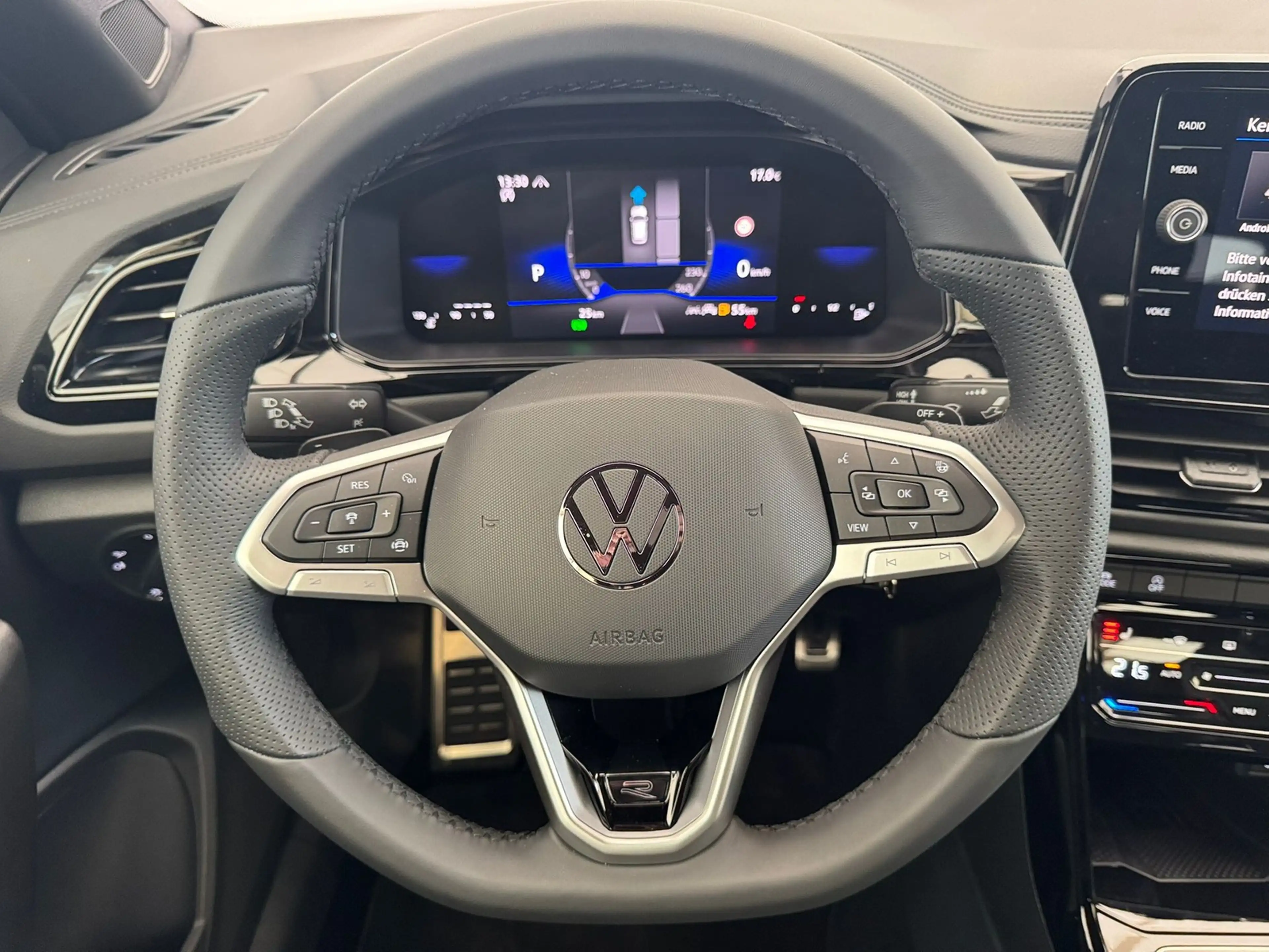 Volkswagen T-Roc R-Line 1.5TSI DSG+BLACKSTYL+KAMERA+SHZ+LED+ACC — photo 7