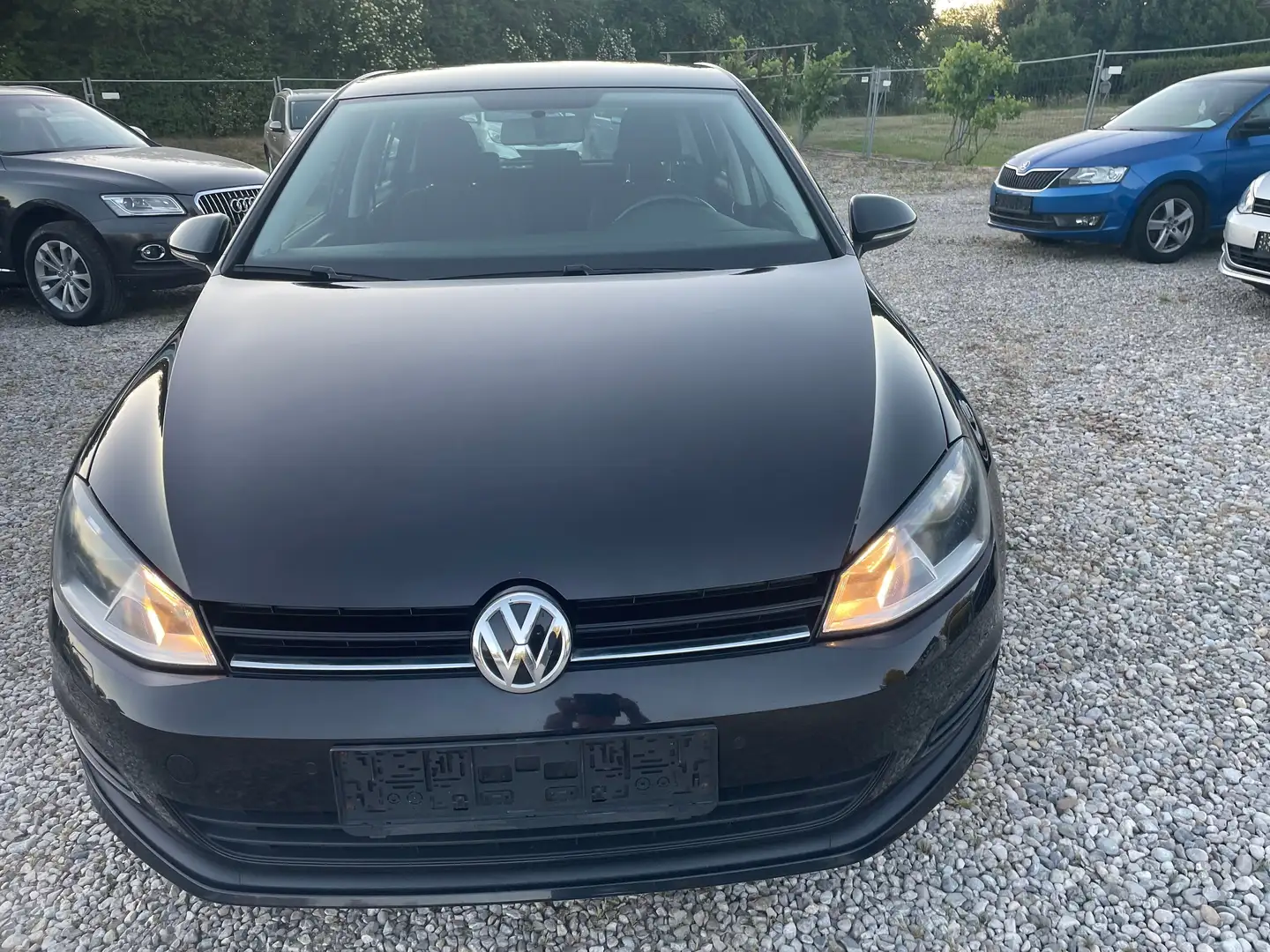 Volkswagen Golf Comfortline BMT+navigationssyestem +neu pickerl 3/2027+4monat Schwarz - 2