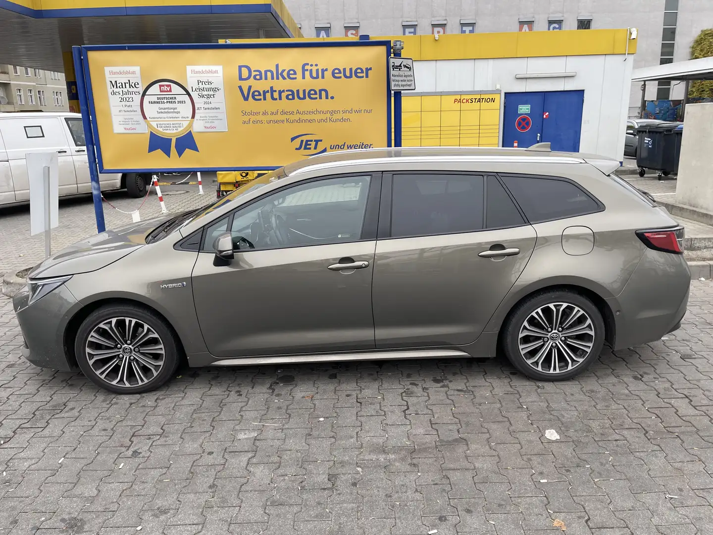 Toyota Corolla 2.0 Hybrid Touring Sports Comfort - 1