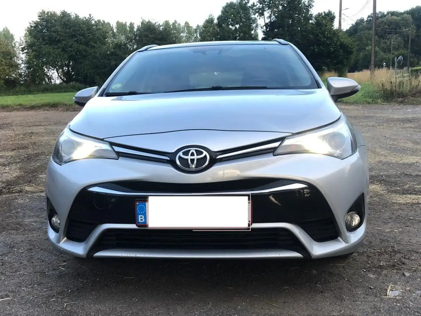 Toyota Avensis Avensis SW 1.6 D-4D Dynamic Argent - 1