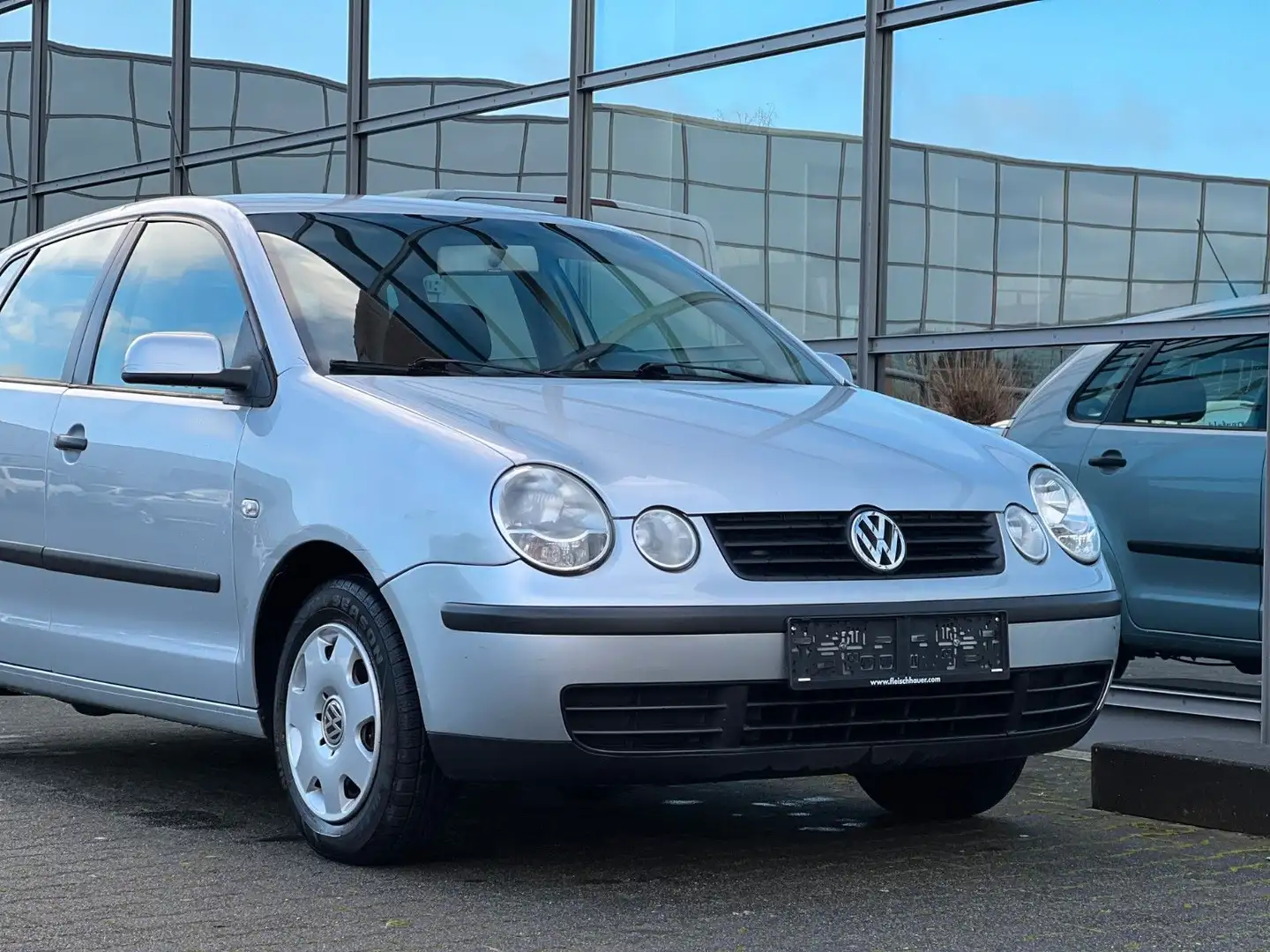 Volkswagen Polo IV Basis 1.2 Klima Argent - 1