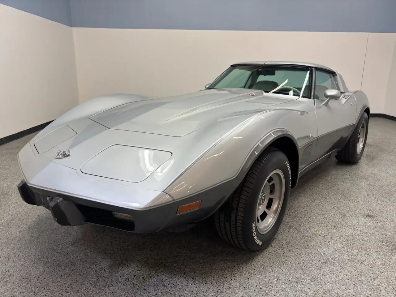 Chevrolet Corvette Silver Anniversary Edition, foto 3