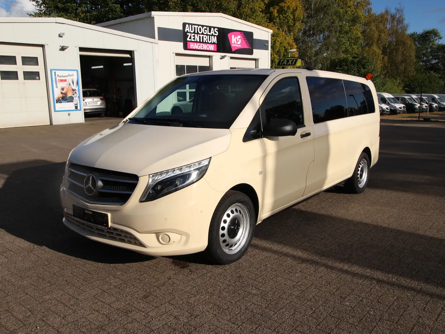 Mercedes-Benz Vito 116 CDI Pro extralang TAXI LED+NAVI Beige - 2