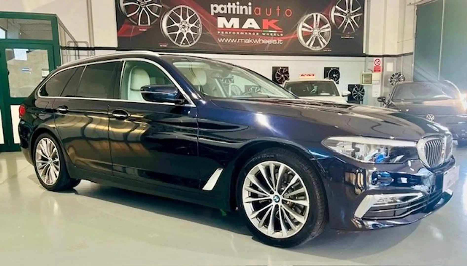 BMW 520 520d Touring Luxury aut.-Bellissima! Blu/Azzurro - 2