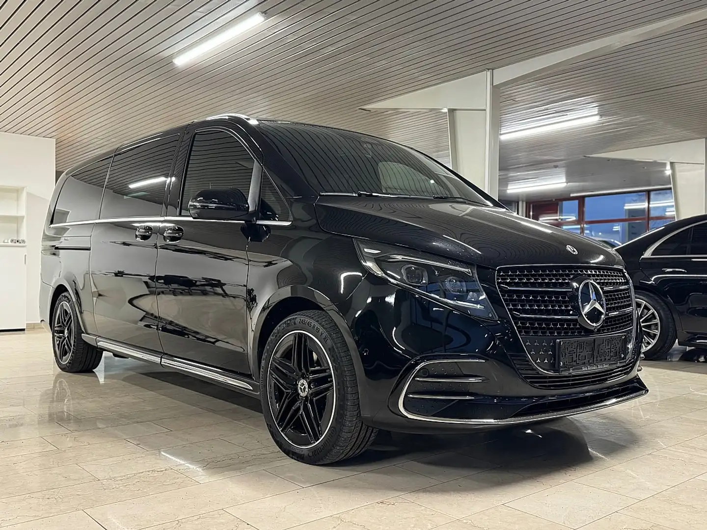 Mercedes-Benz V 300 d XL Extralang 4Matic Avantgarde Aut. AMG Luxus... Schwarz - 1