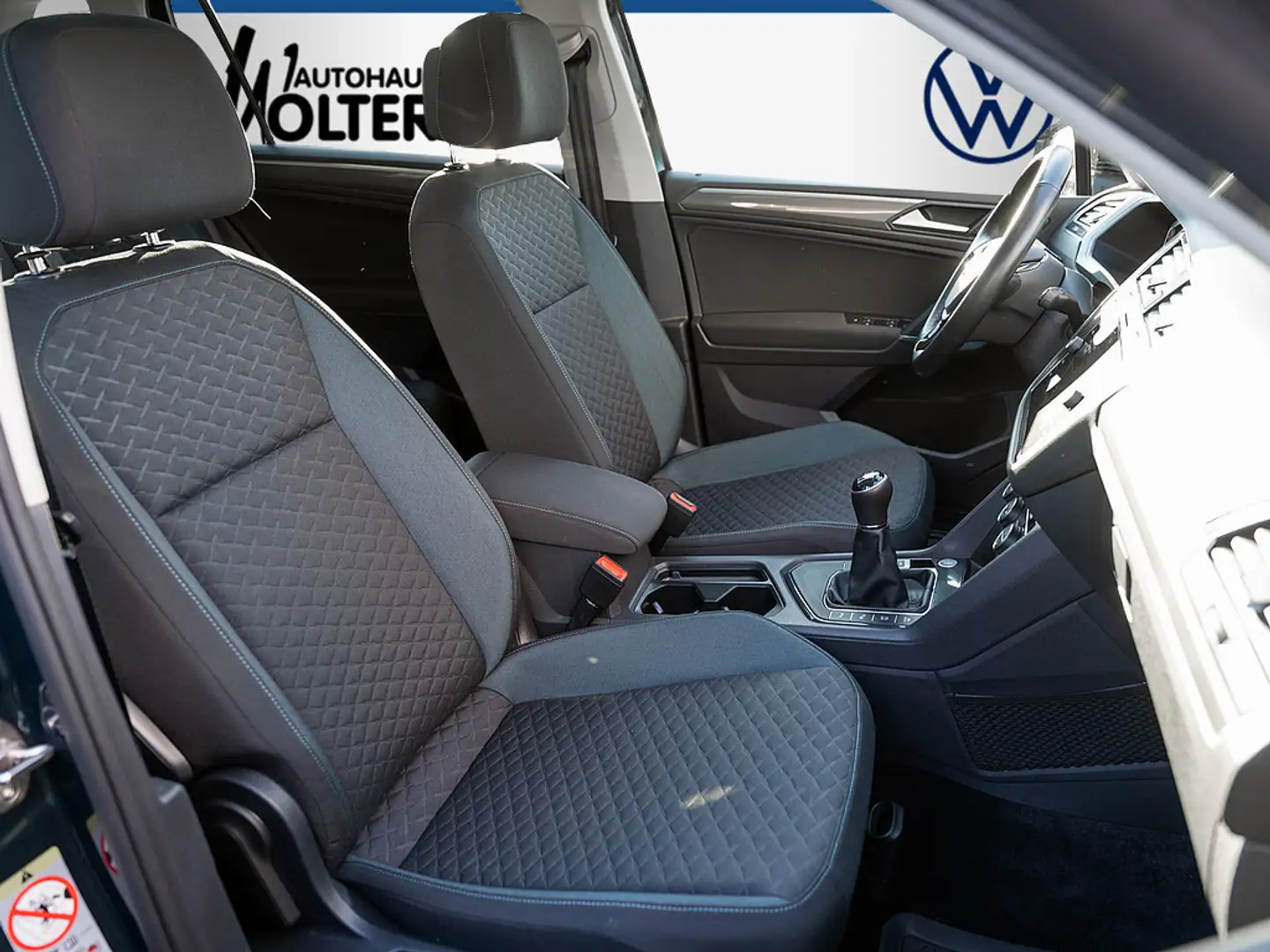 Volkswagen Tiguan Allspace 1.5 TSI IQ.DRIVE AHK PANO LED Grün - 2