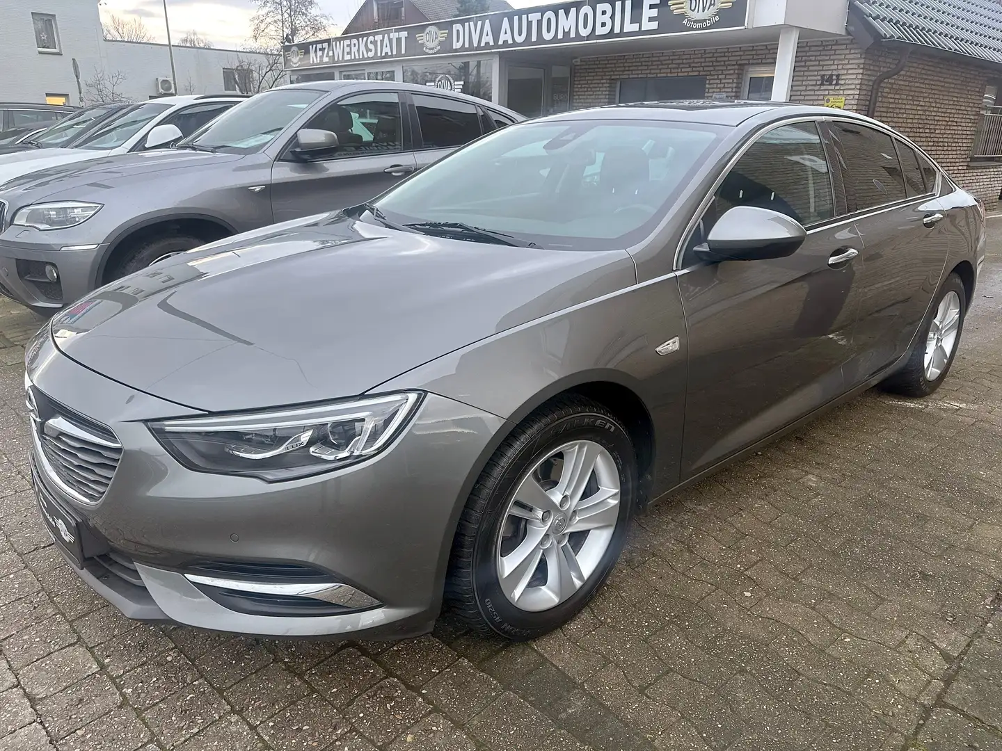 Opel Insignia Grand Sport Innovation Gris - 1
