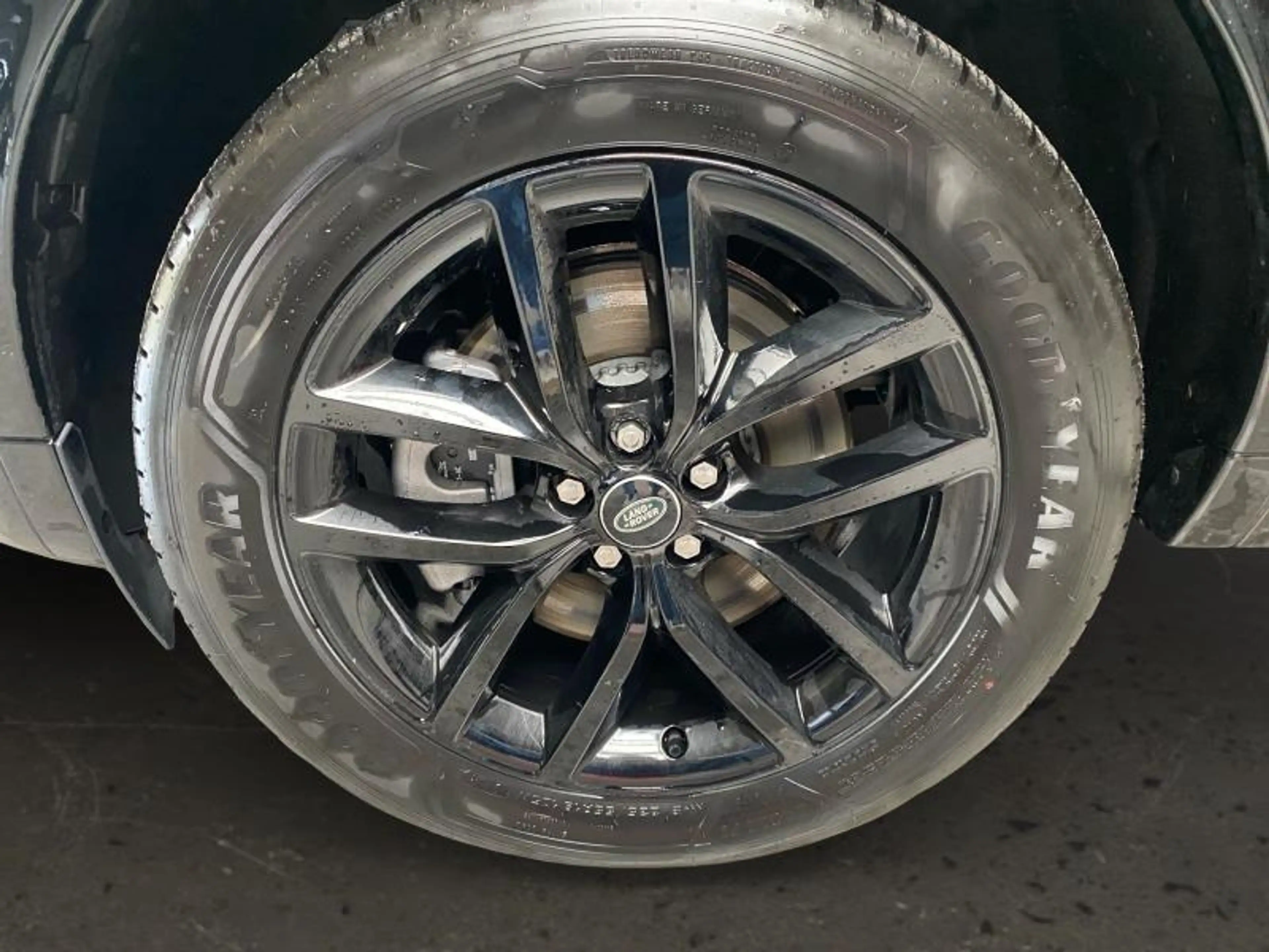 Land Rover Discovery Sport P270e S Warranty until 10/2030 — photo 9