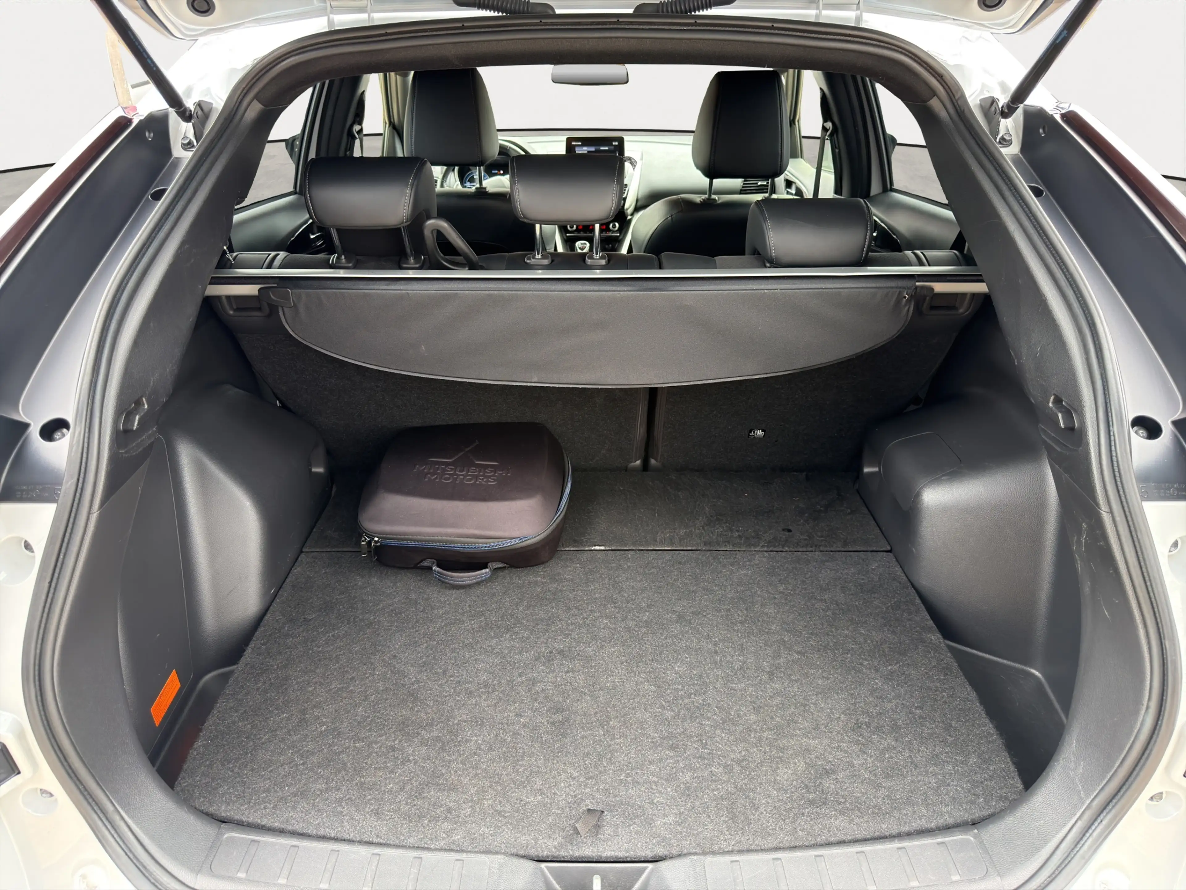 Mitsubishi Eclipse Cross 2.4 PHEV Intense+ | Achteruitrijcamera | Apple Car — photo 24