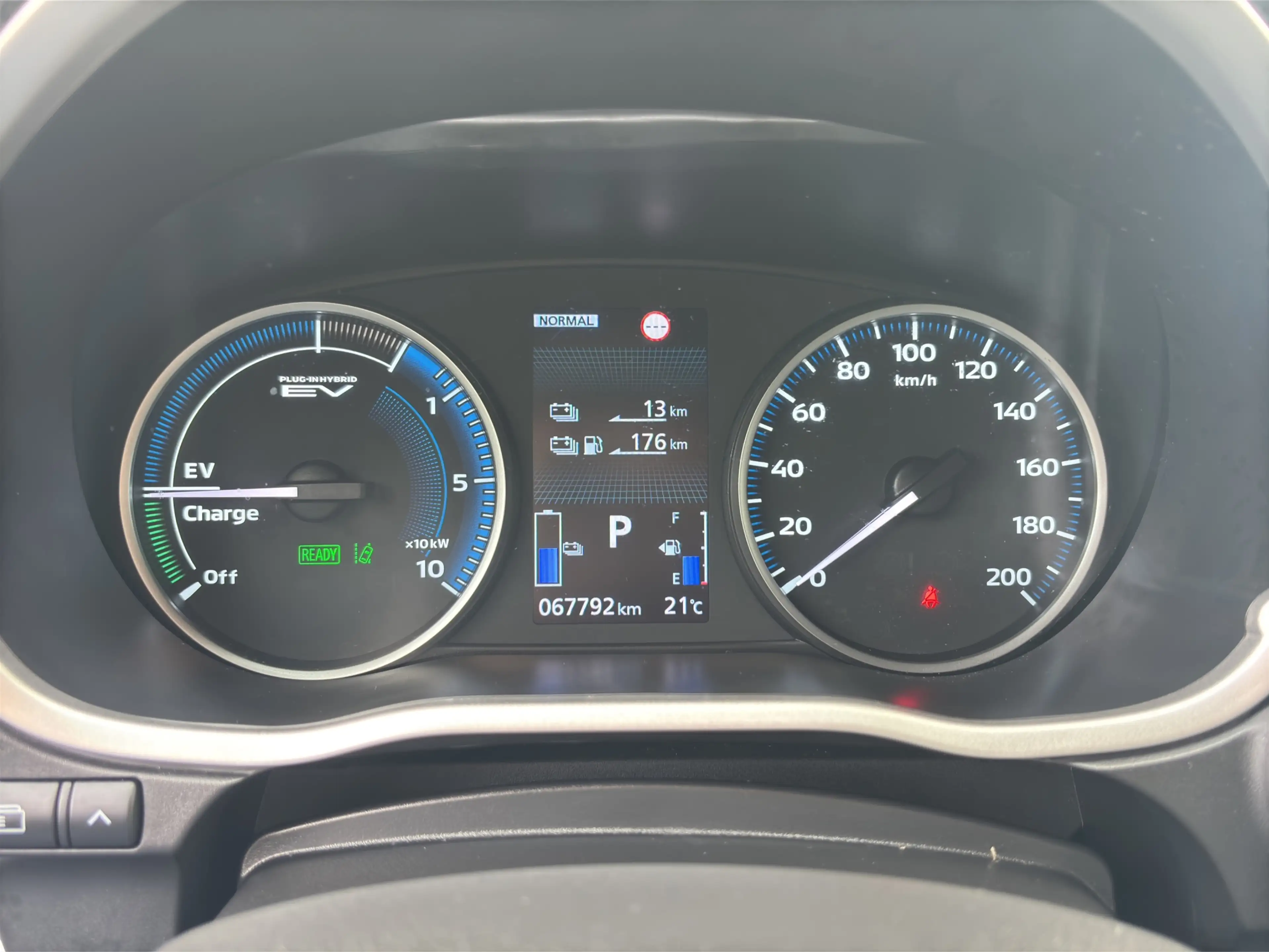Mitsubishi Eclipse Cross 2.4 PHEV Intense+ | Achteruitrijcamera | Apple Car — photo 17
