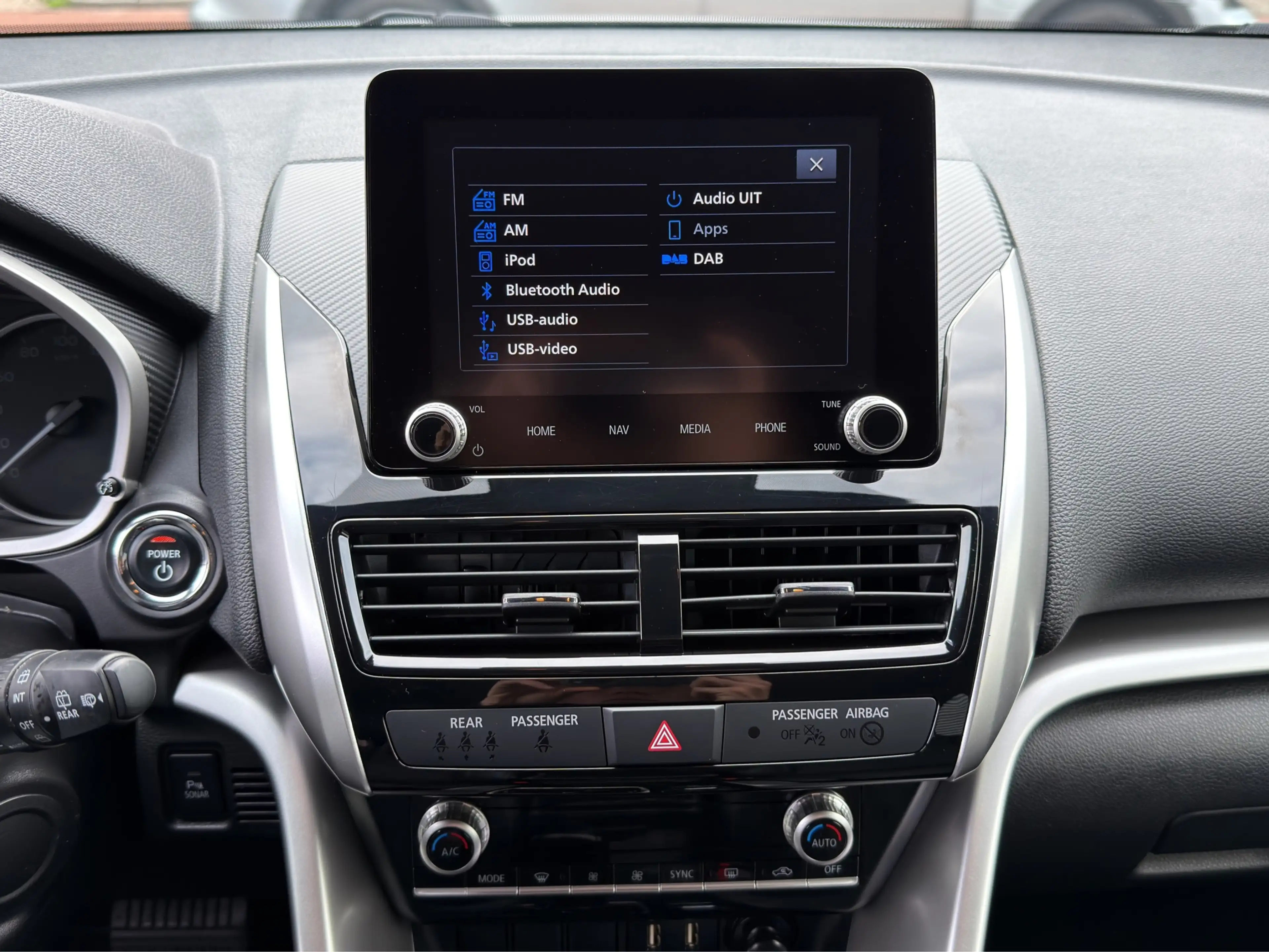 Mitsubishi Eclipse Cross 2.4 PHEV Intense+ | Achteruitrijcamera | Apple Car — photo 29