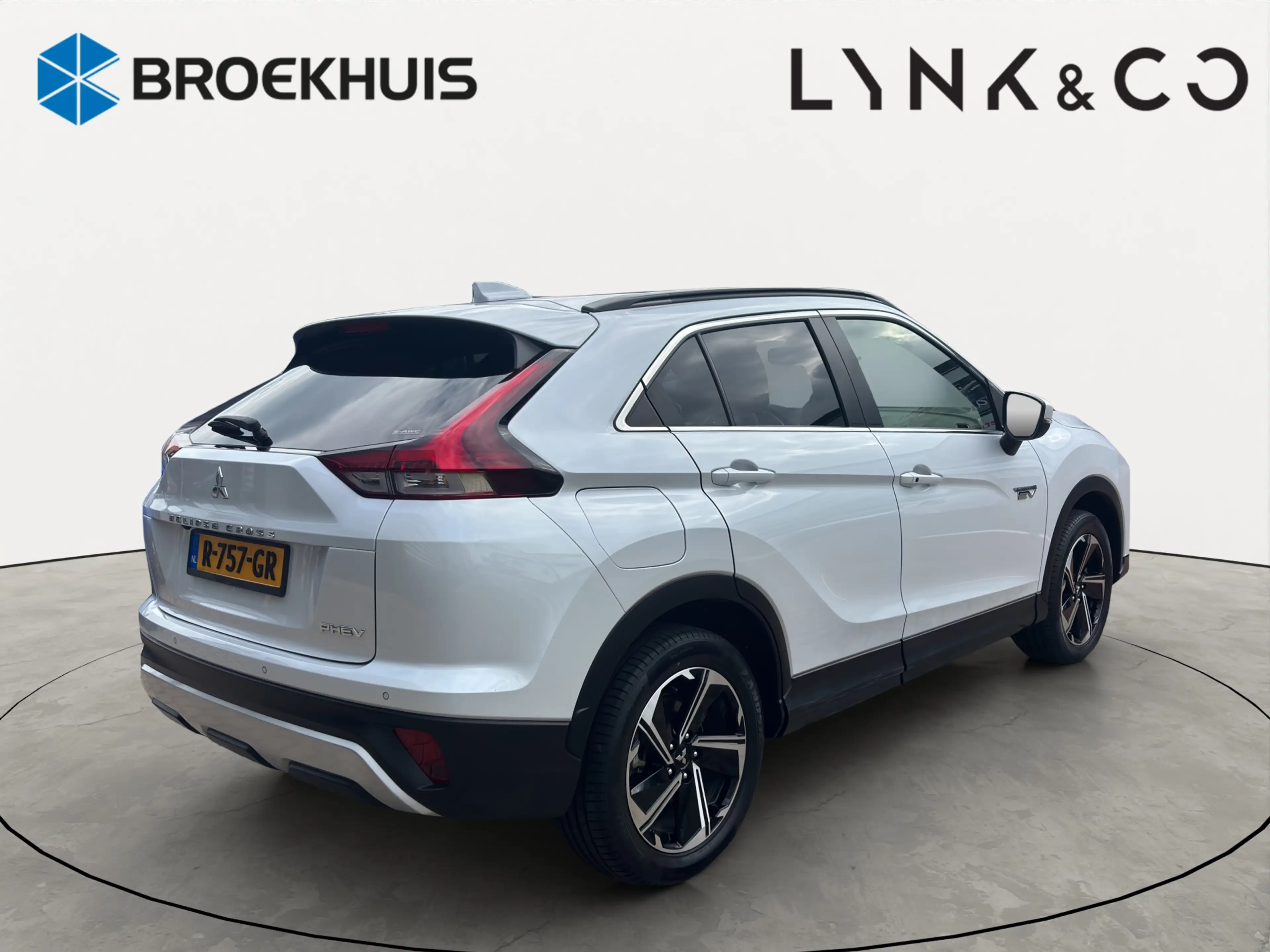 Mitsubishi Eclipse Cross 2.4 PHEV Intense+ | Achteruitrijcamera | Apple Car — photo 2