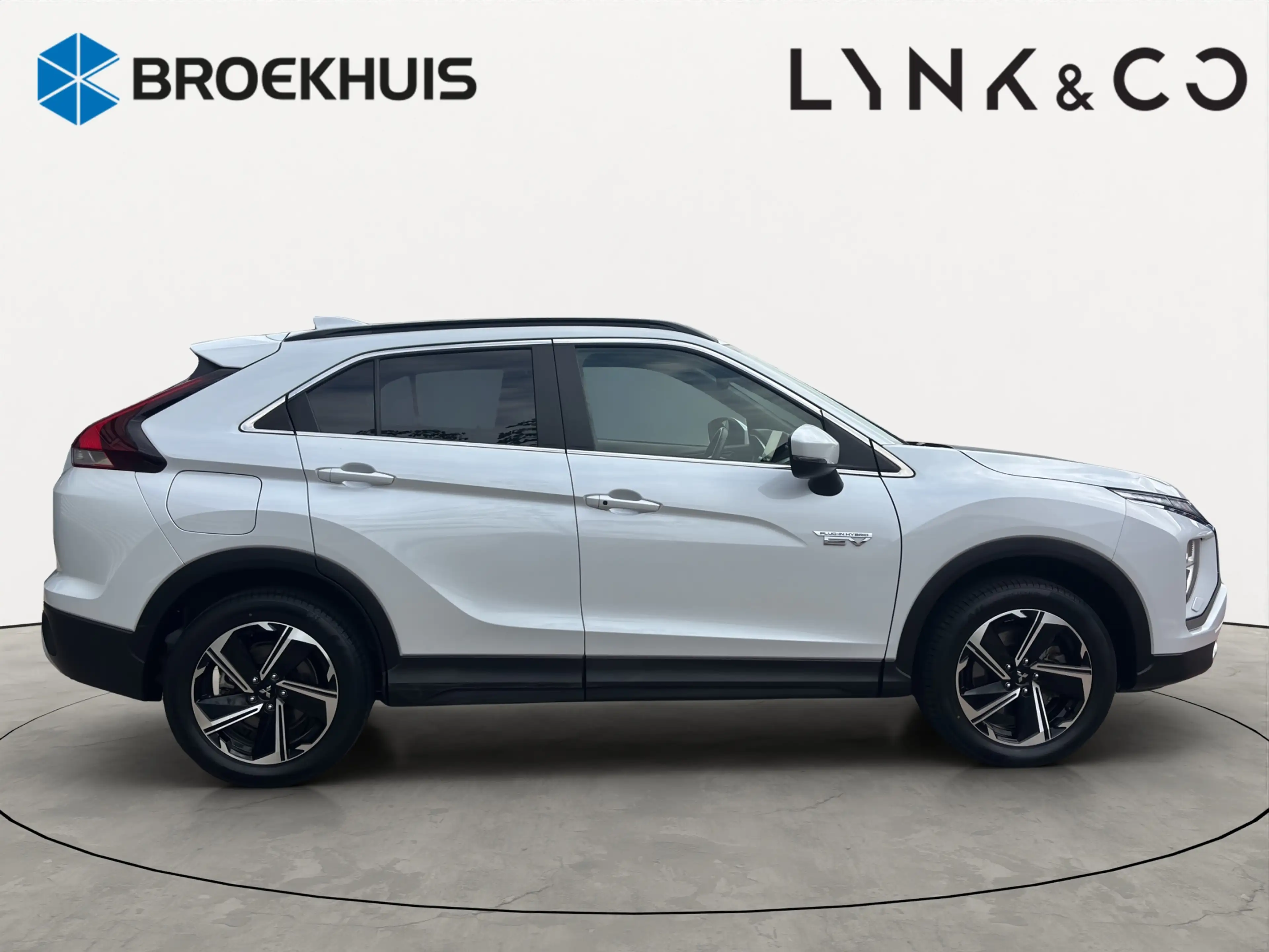 Mitsubishi Eclipse Cross 2.4 PHEV Intense+ | Achteruitrijcamera | Apple Car — photo 3