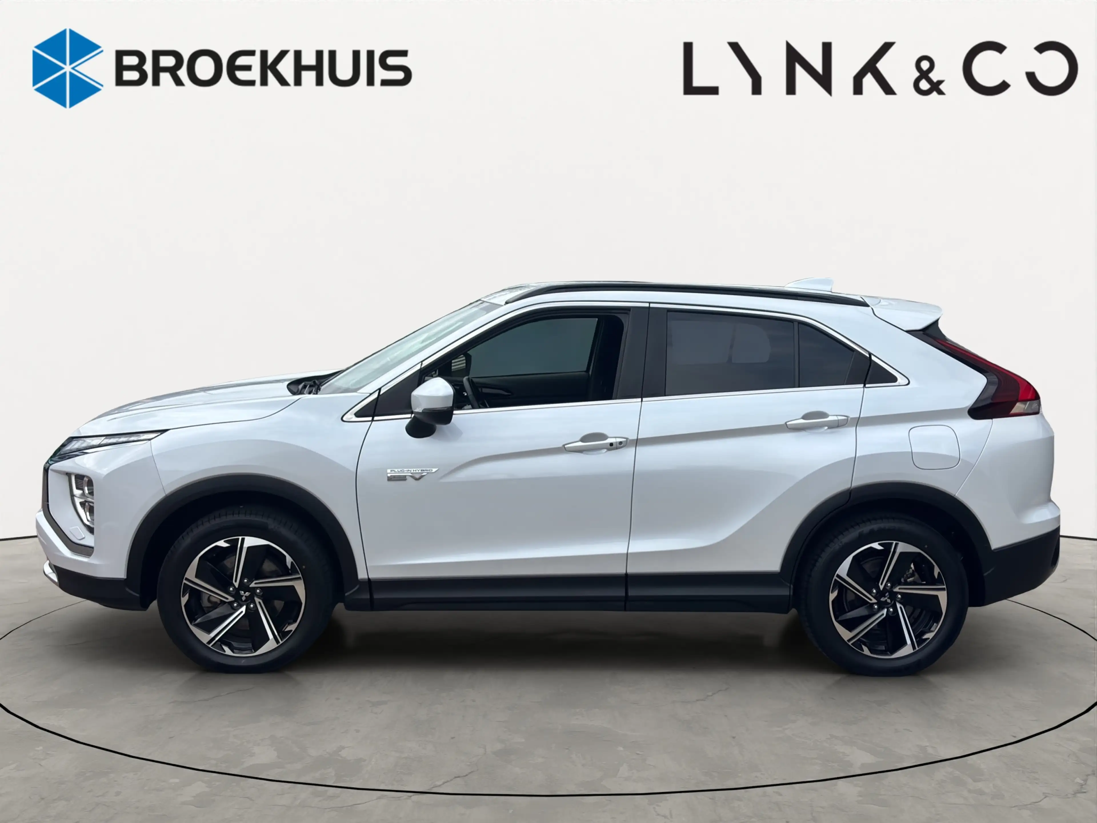Mitsubishi Eclipse Cross 2.4 PHEV Intense+ | Achteruitrijcamera | Apple Car — photo 6