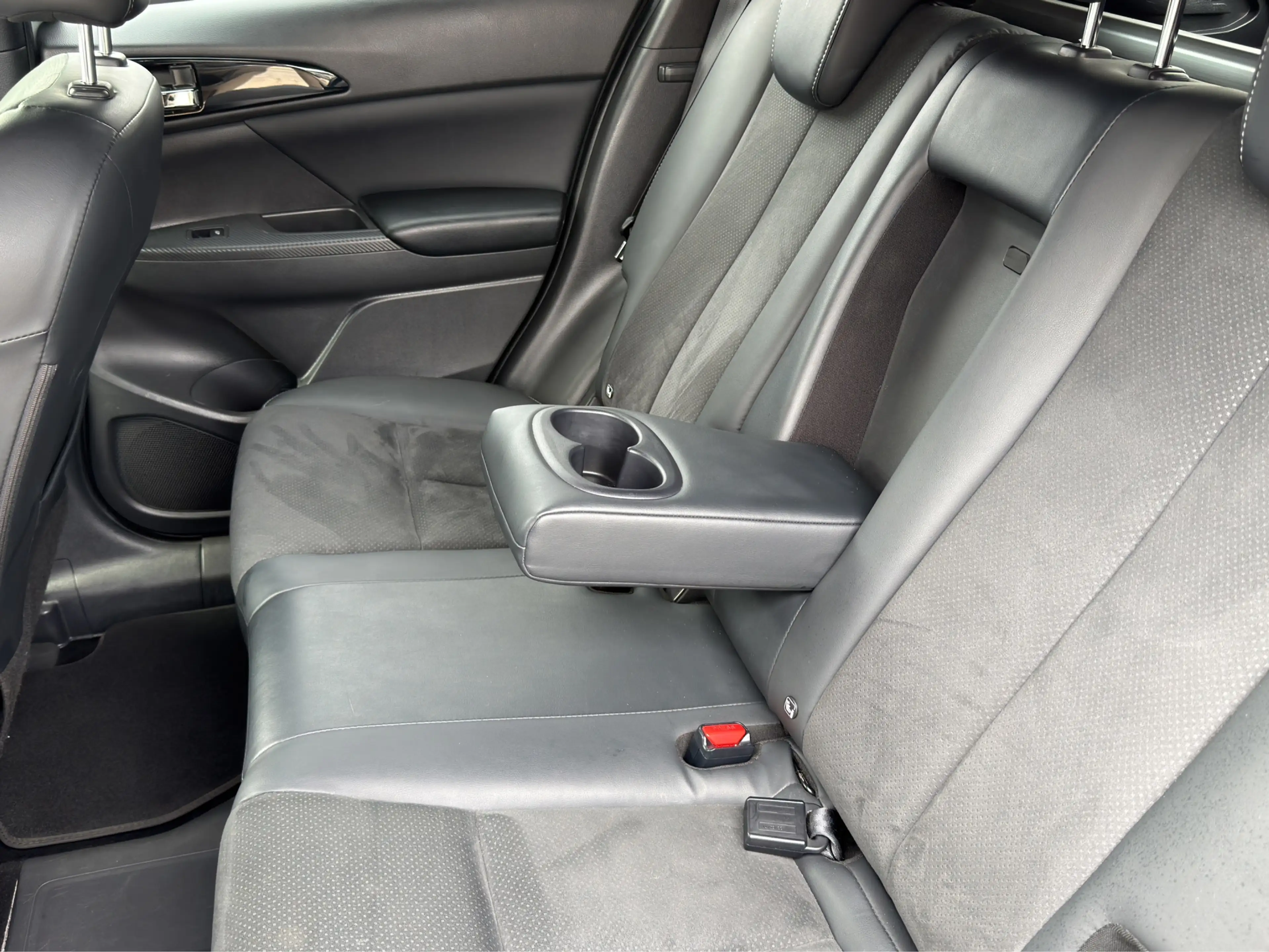 Mitsubishi Eclipse Cross 2.4 PHEV Intense+ | Achteruitrijcamera | Apple Car — photo 23