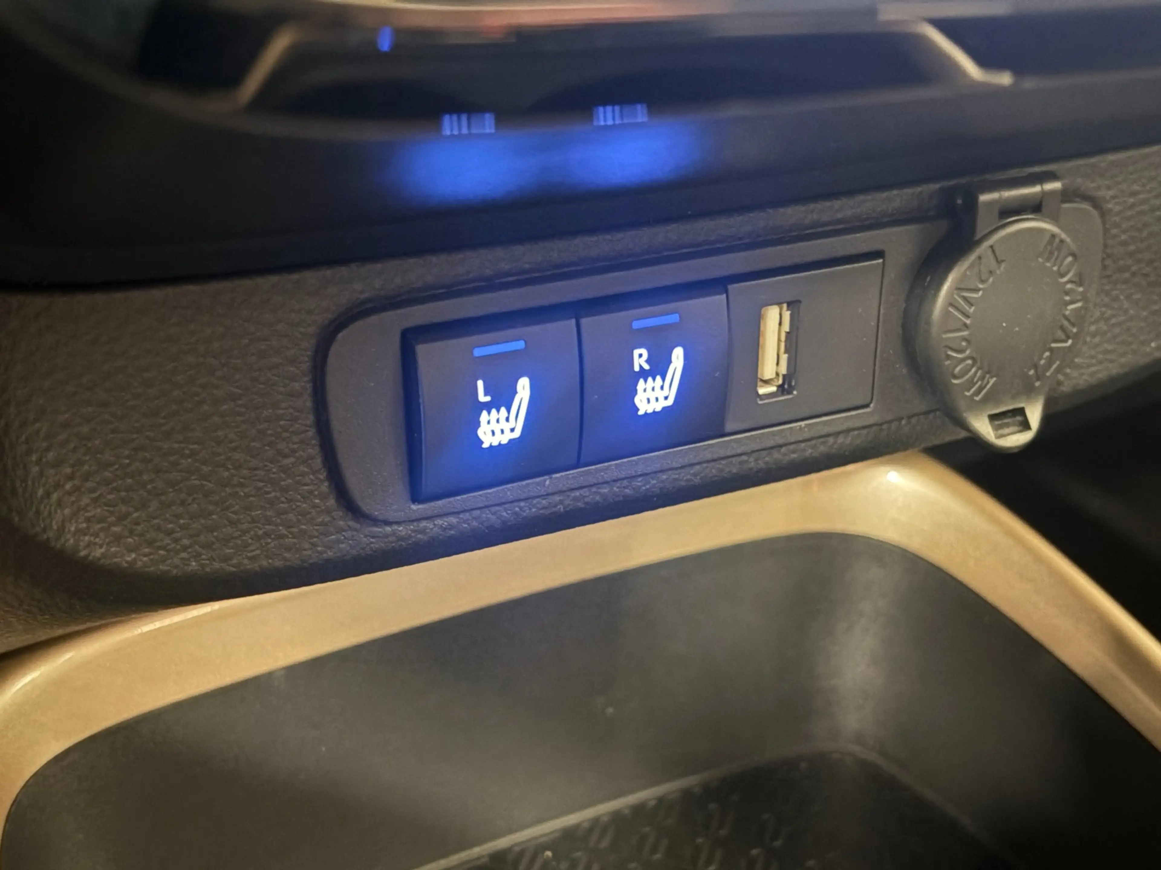 Toyota Aygo X 1.0 VVT-i MT Pulse Automaat / Clima / Camera / Key — photo 16