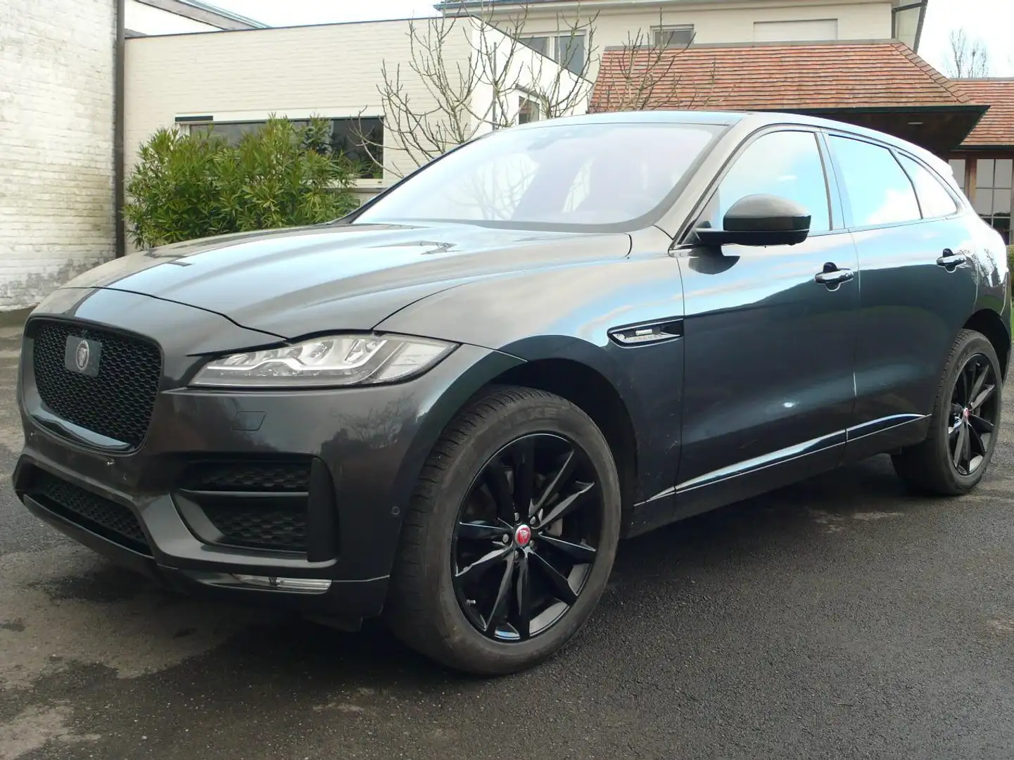 Jaguar F-Pace 2.0 D  r design  full option Grijs - 1