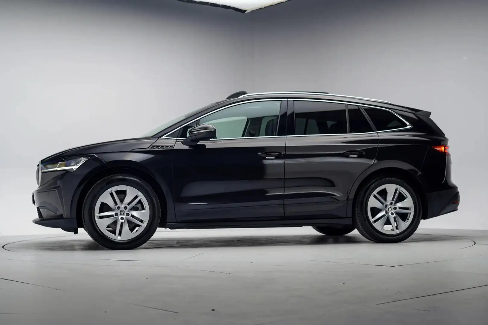 Skoda Enyaq iV 80 [ Panorama LED Navi Half-leder Virtual Navi Noir - 2