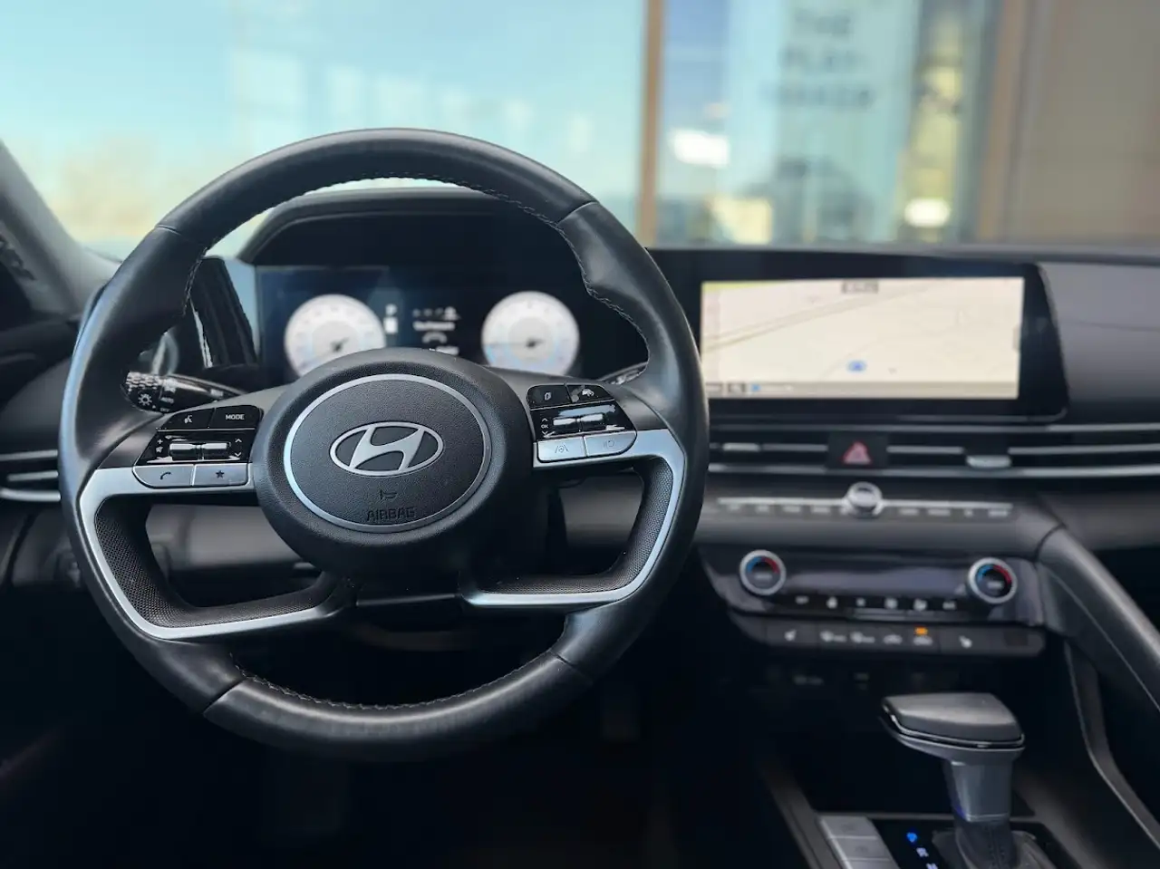 Hyundai ELANTRA снимка Hyundai ELANTRA