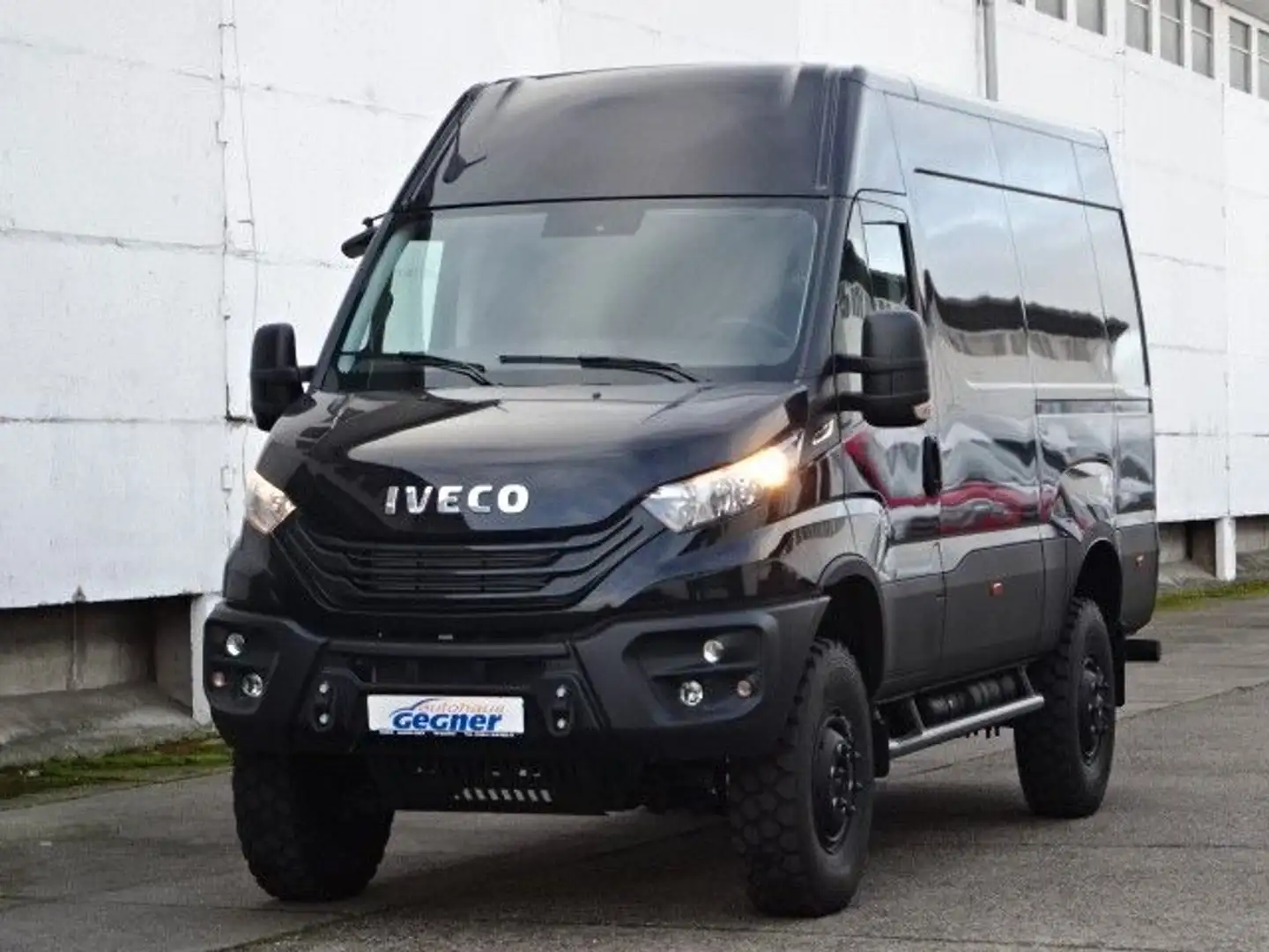 Iveco Daily Kasten 55S 18HA8 V WX 4x4 Schwarz - 2