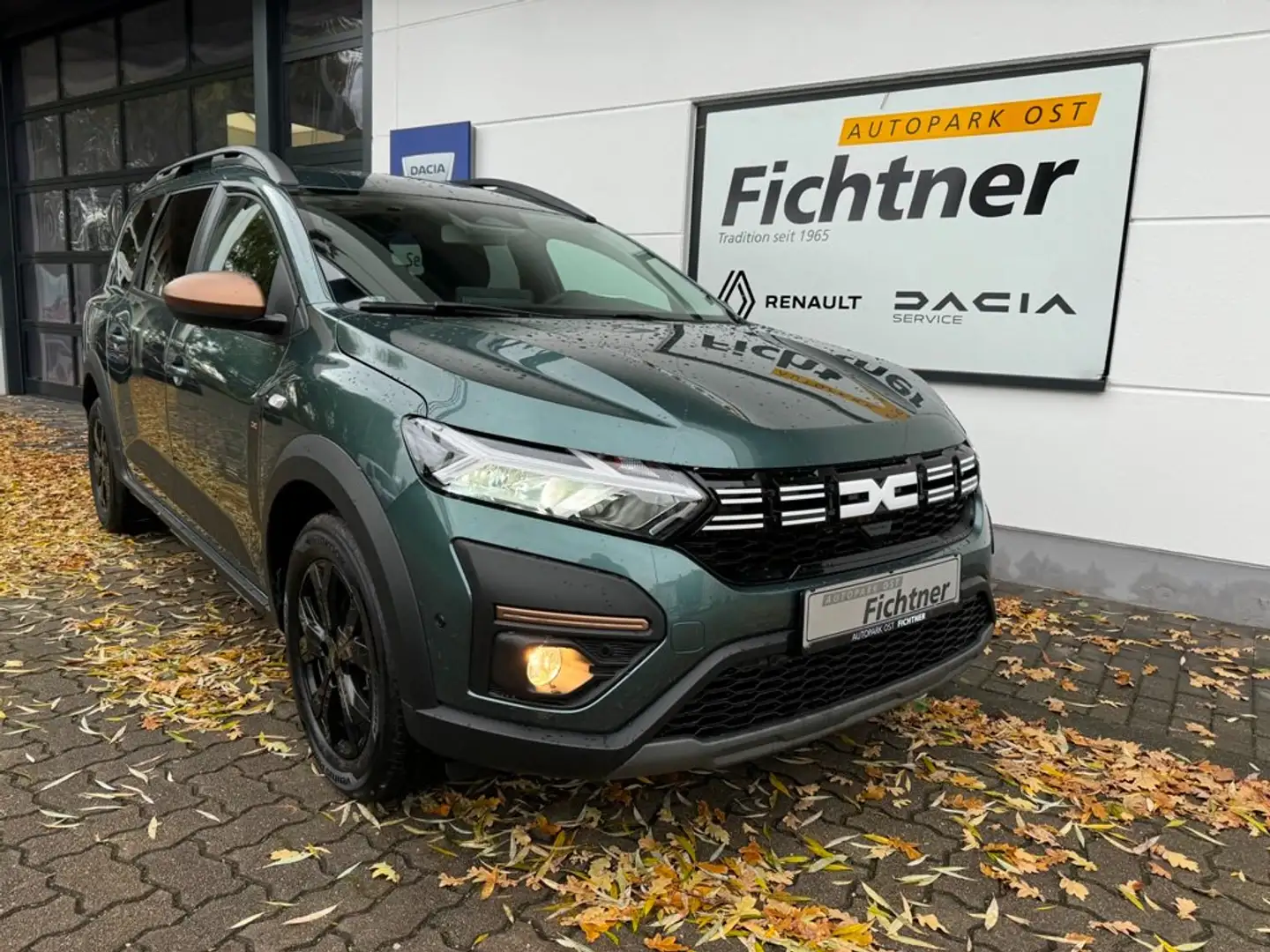 Dacia Jogger Extreme+ TCe 110 7 Sitzer Kamera Navi Sitzheizung Grün - 1
