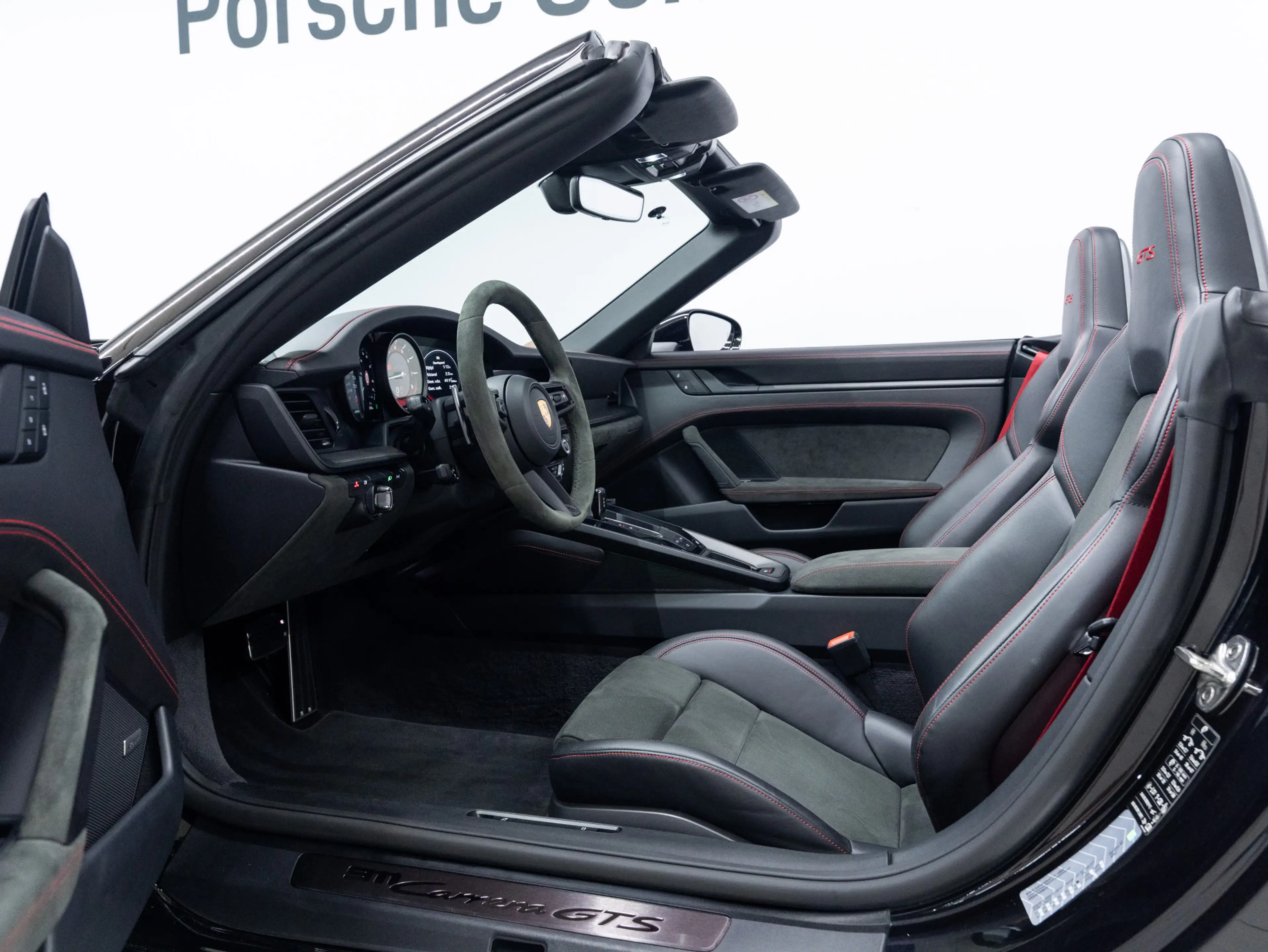 Porsche 992 Carrera GTS Cabriolet — photo 8