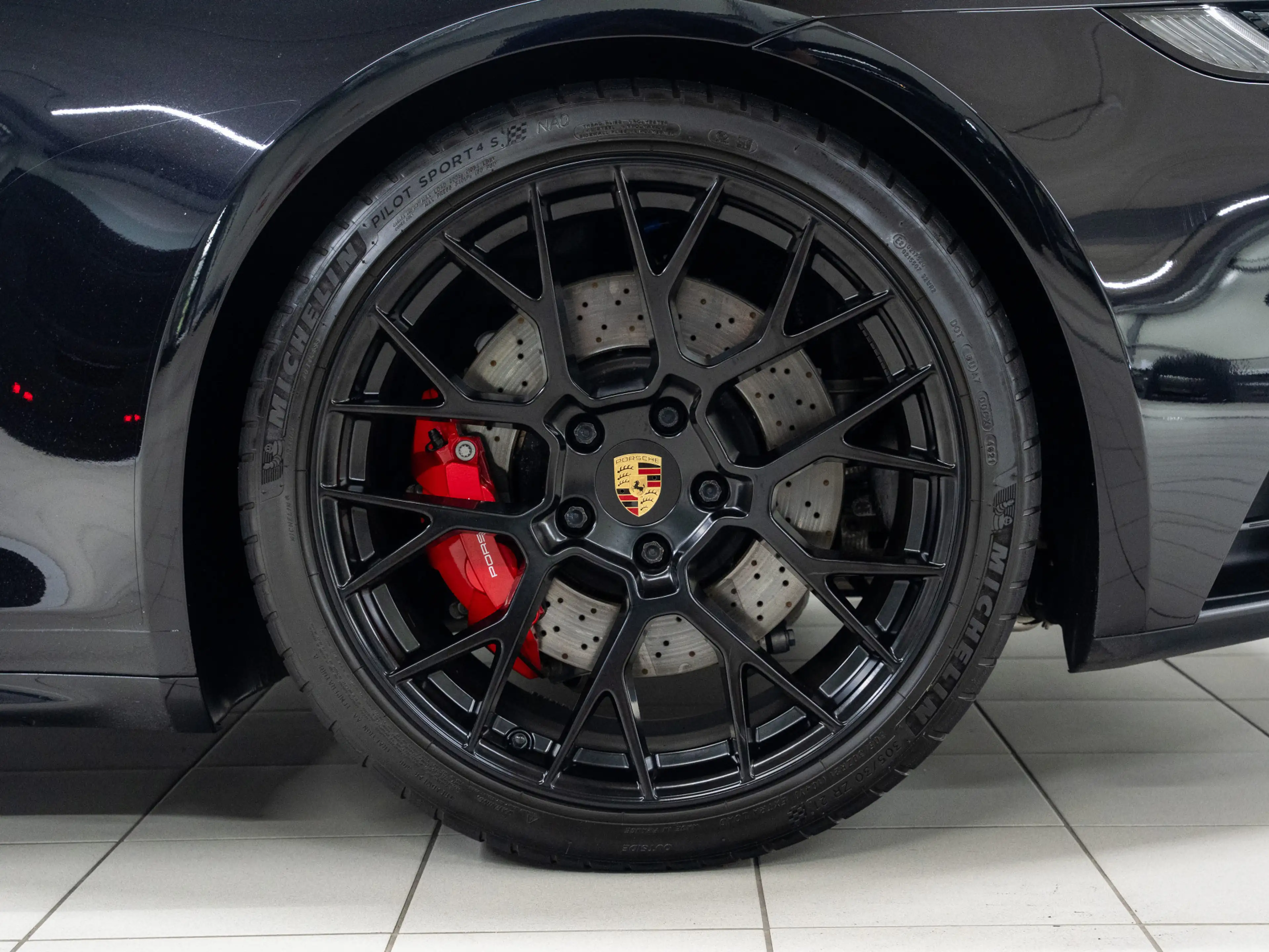 Porsche 992 Carrera GTS Cabriolet — photo 12