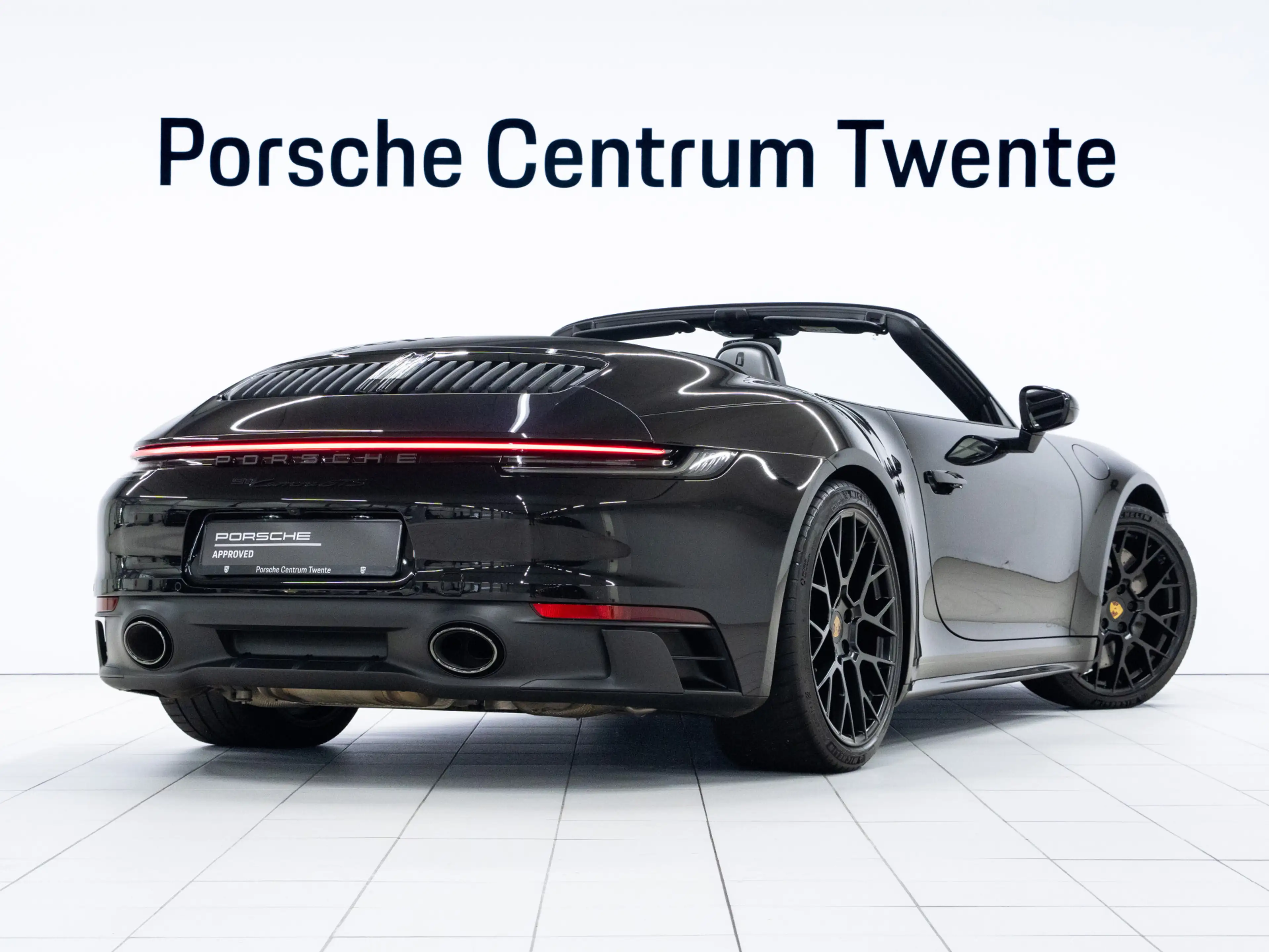 Porsche 992 Carrera GTS Cabriolet — photo 3