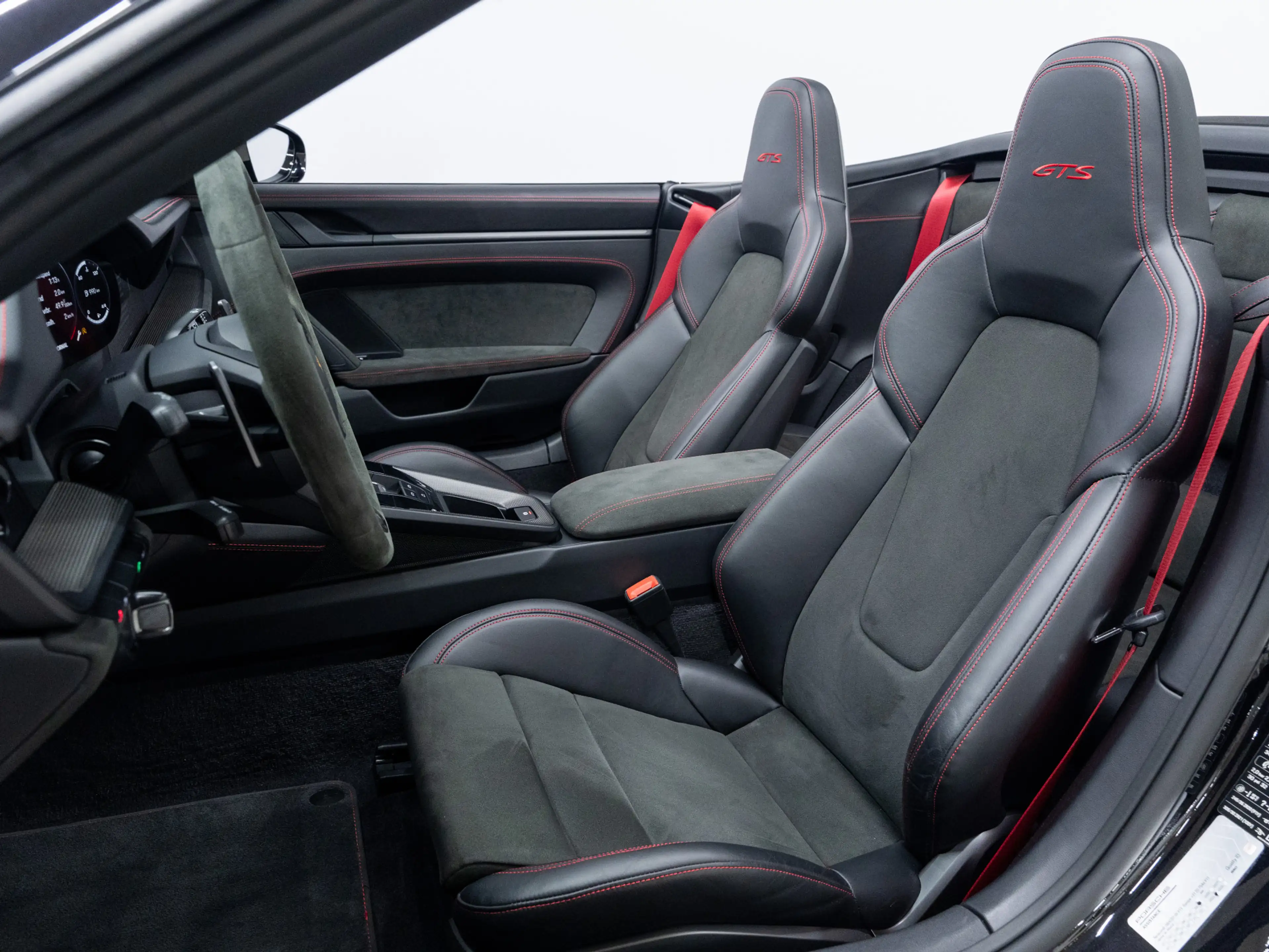 Porsche 992 Carrera GTS Cabriolet — photo 9