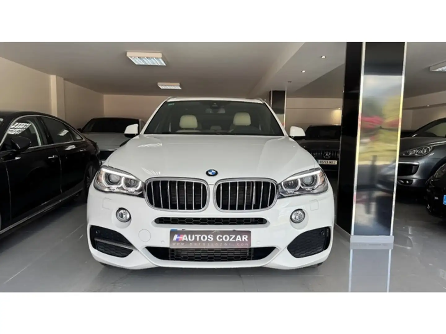 BMW X5 xDrive 30dA Wit - 2