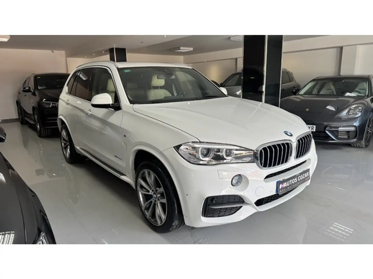 BMW X5 xDrive 30dA Wit - 1