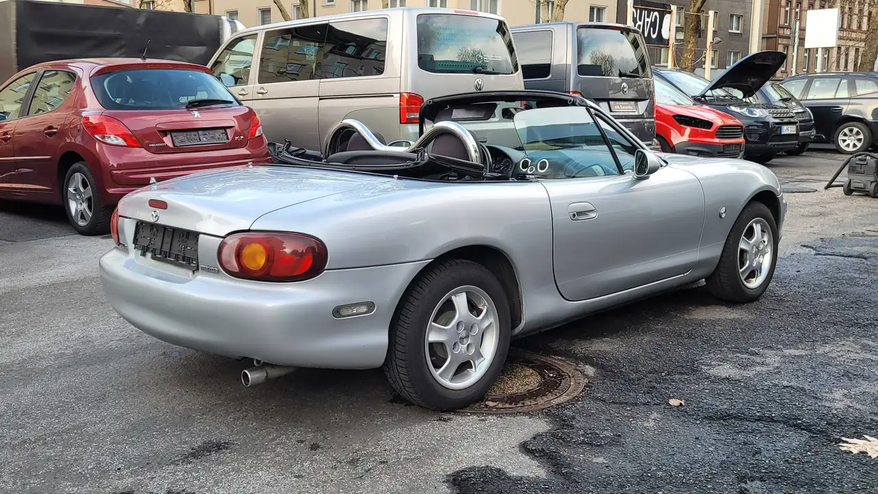 Mazda MX-5 MX 5 1.6i 16V*Liebhaber*Rostfrei*Original Hardtop*Original Gepäckträger*8-fach bereift mit 8 Alufelgen*Verdeckschutz, foto 6