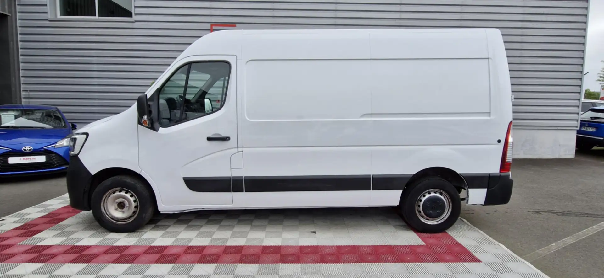 Renault Master FOURGON trac f3300 l2h2 blue dci 135 confort Blanc - 1
